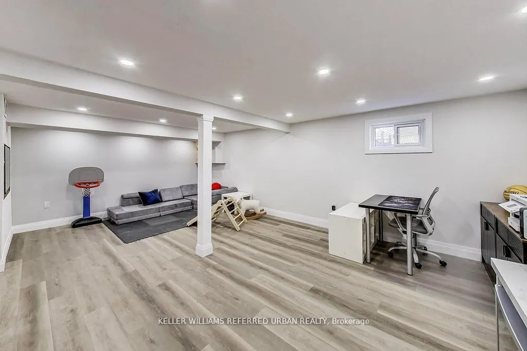 116 Fallingdale Crescent