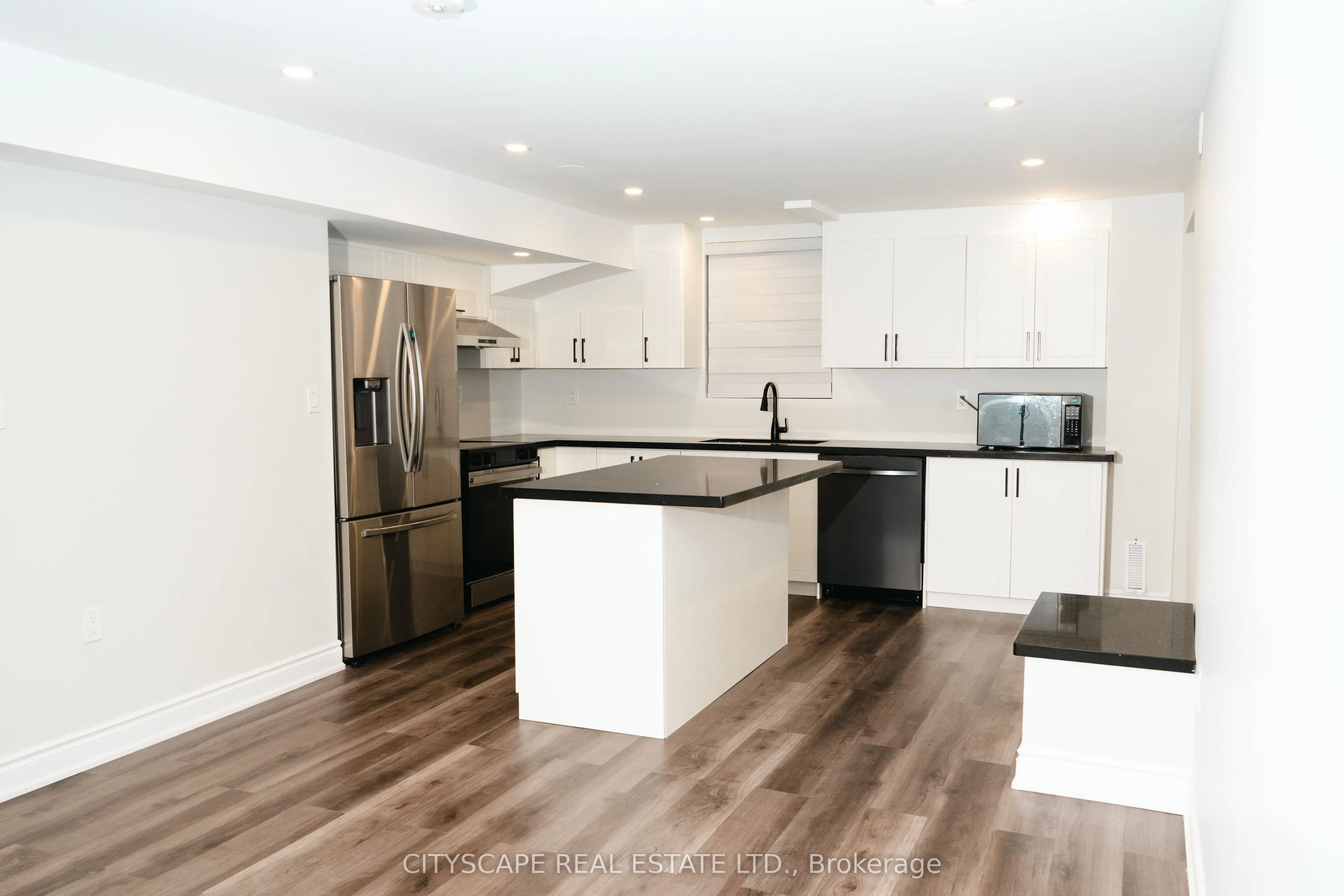 812 Magnolia Terrace