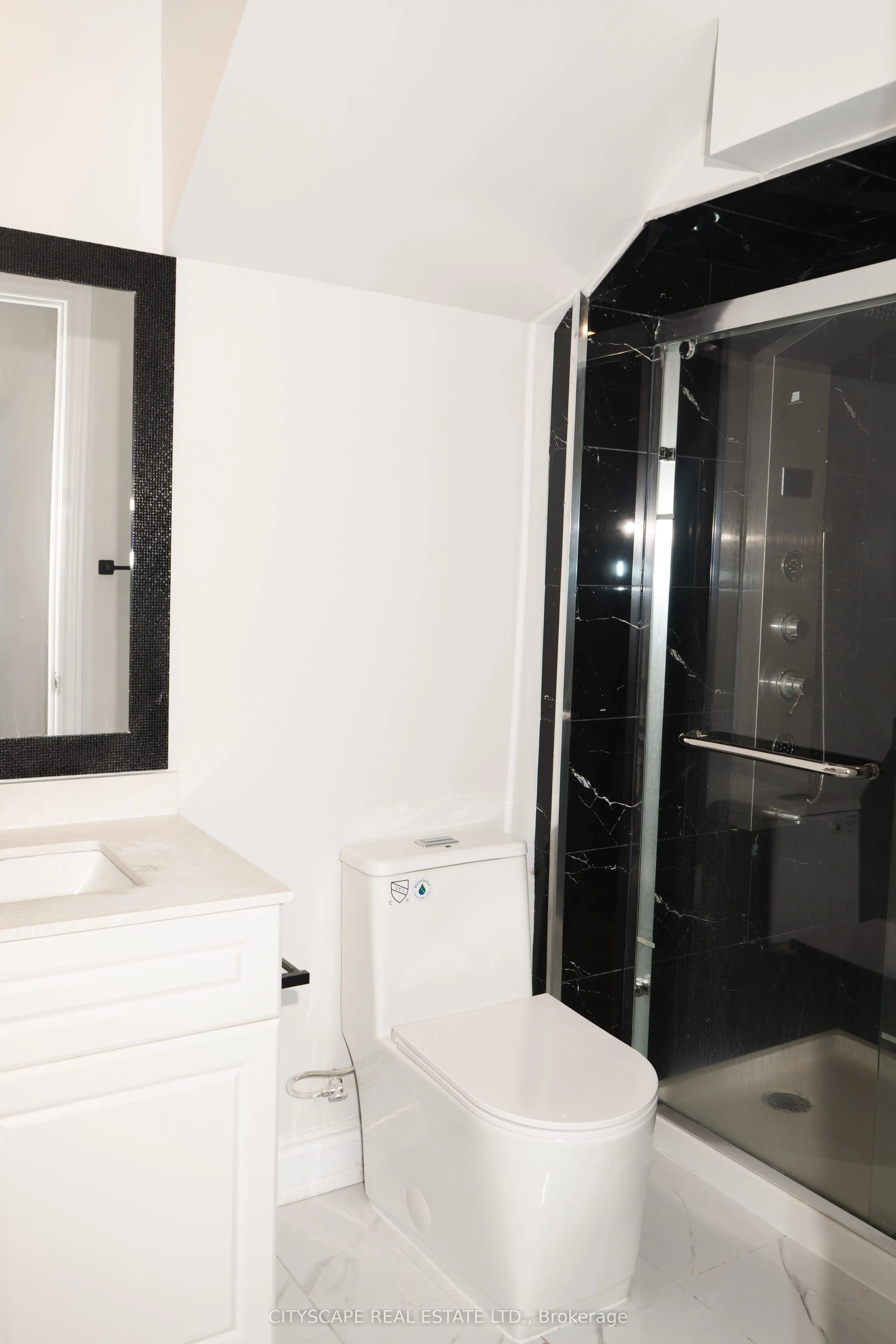 812 Magnolia Terrace