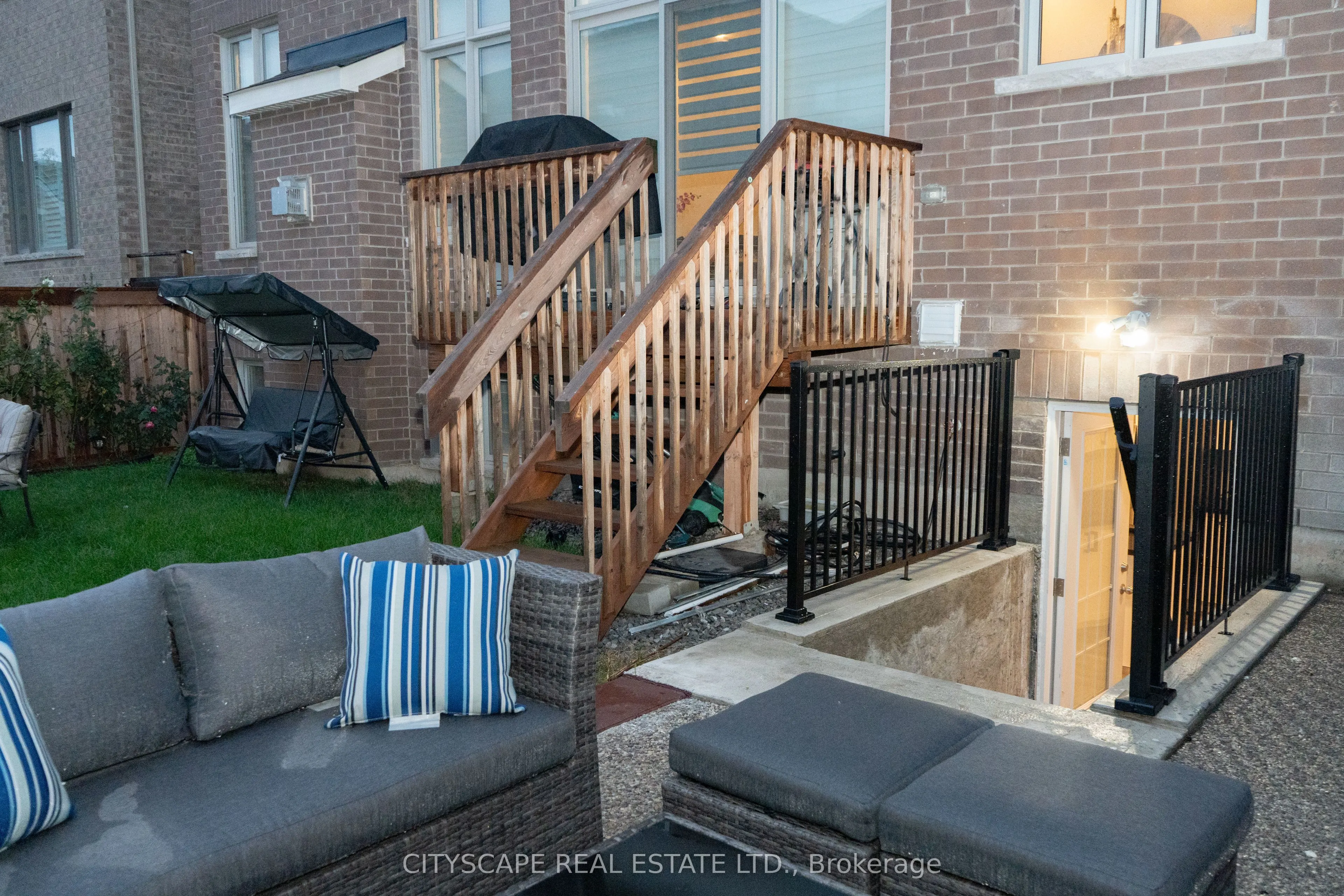 812 Magnolia Terrace