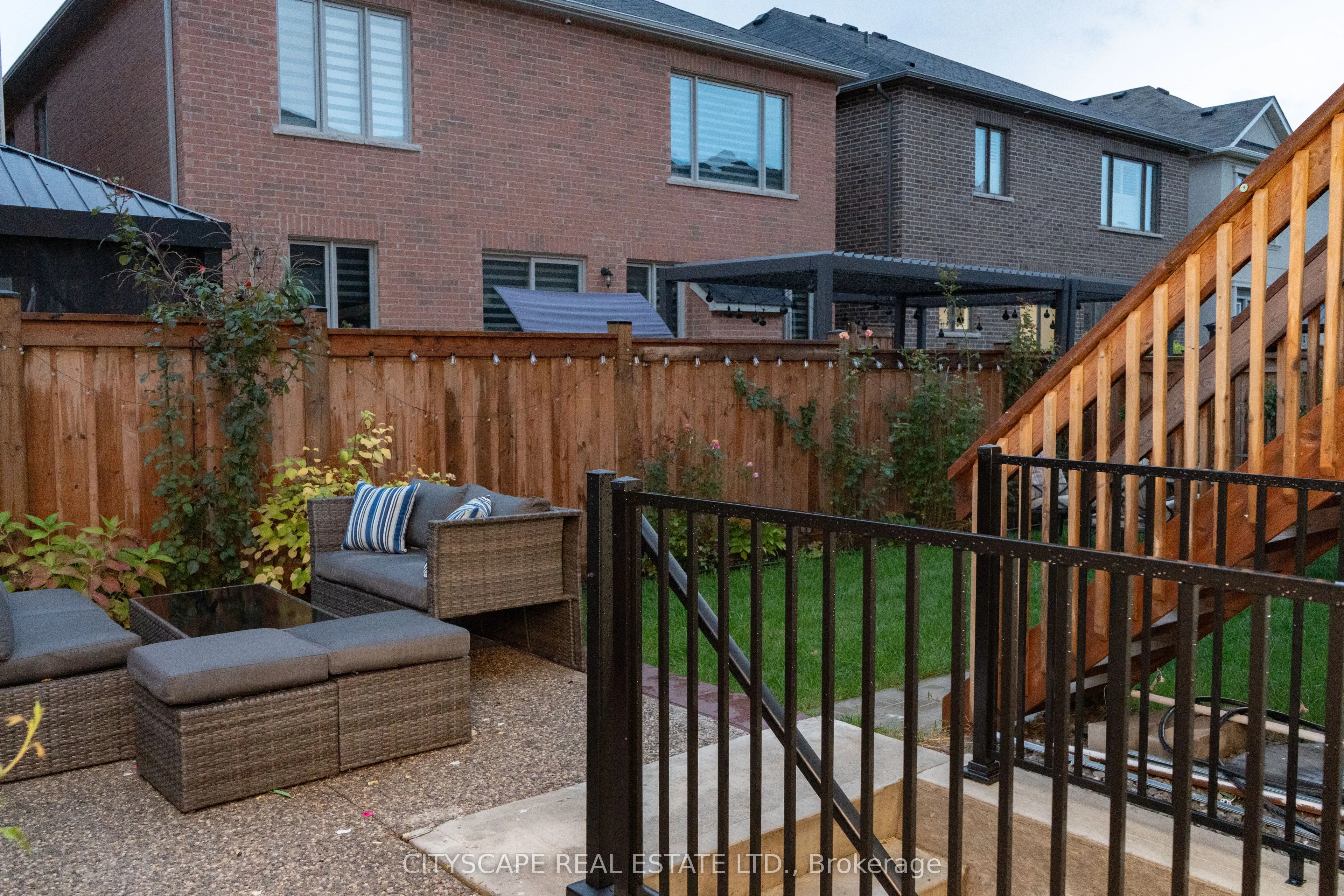 812 Magnolia Terrace