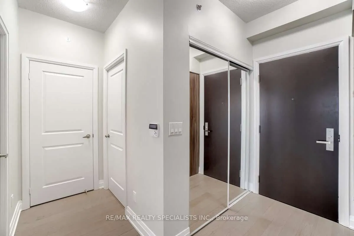 55 Speers Road, #1202