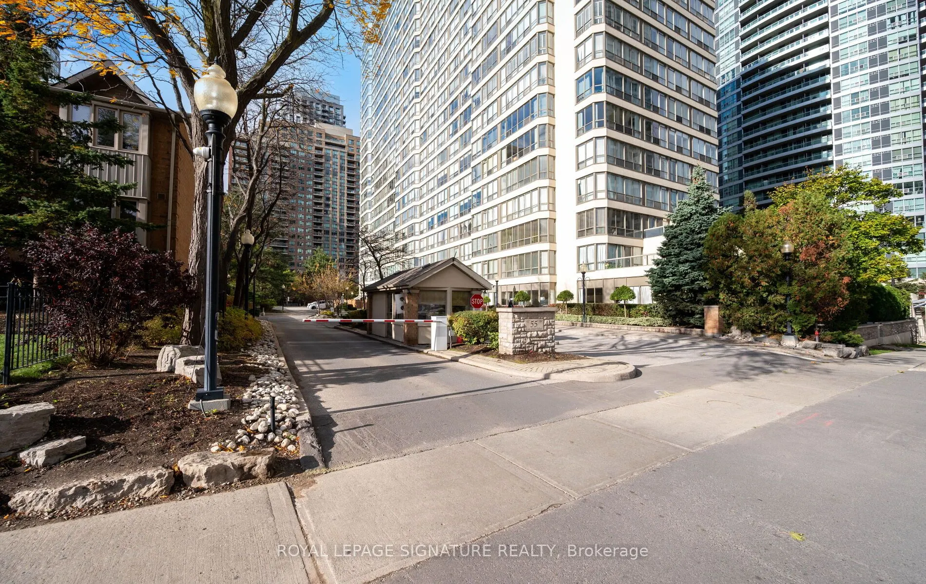 55 Elm Drive W, #405