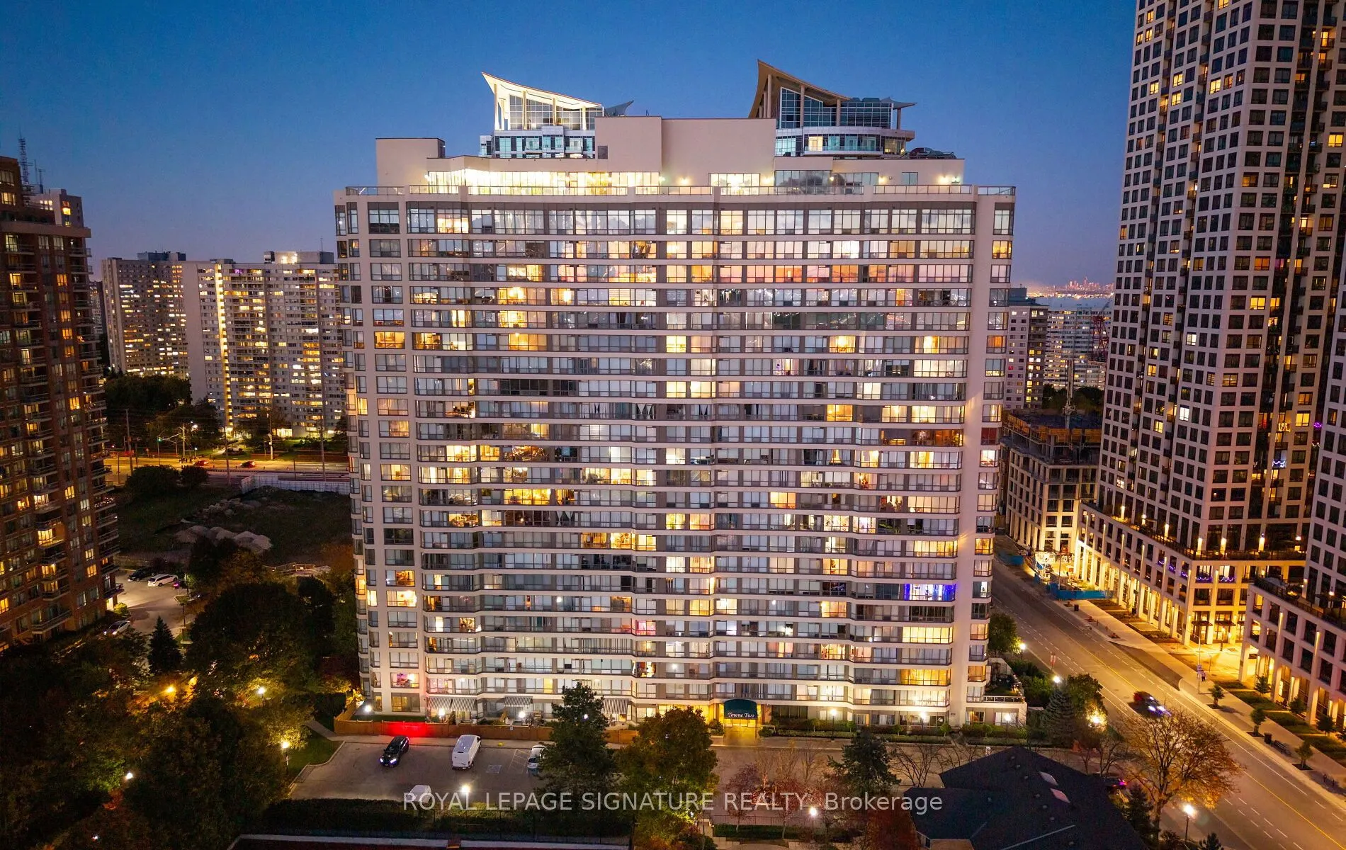 55 Elm Drive W, #405