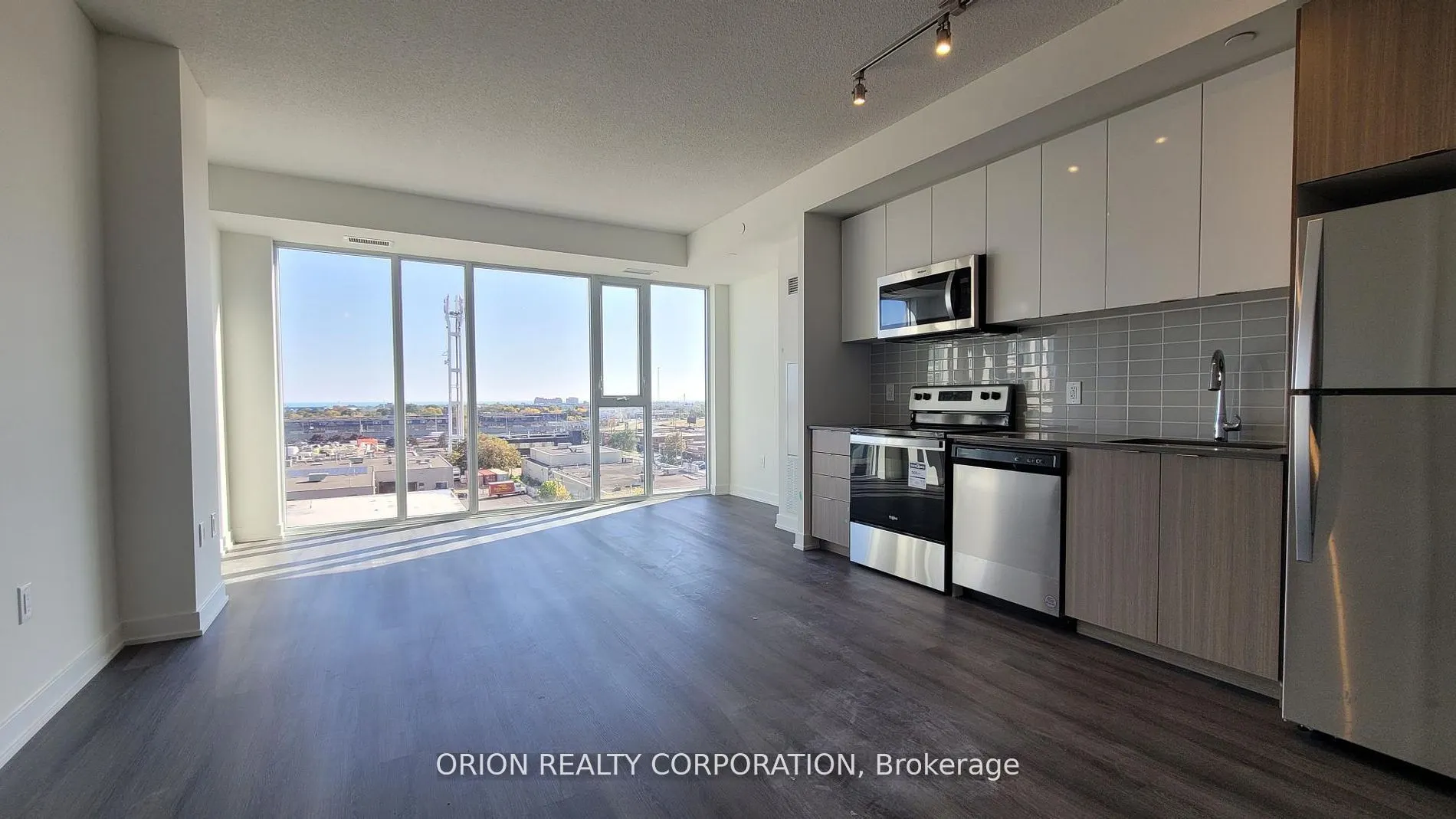 859 The Queensway, #613