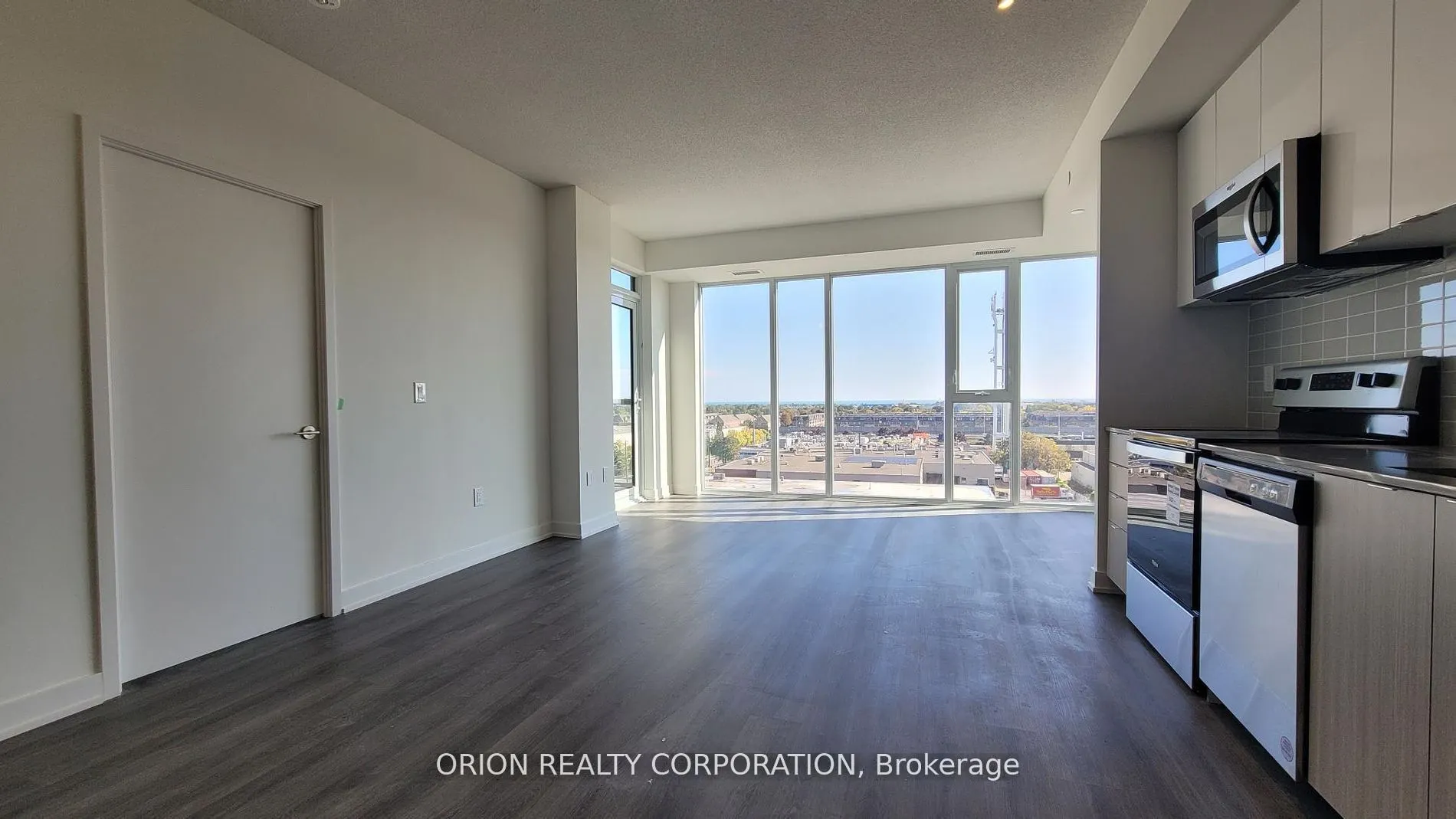 859 The Queensway, #613