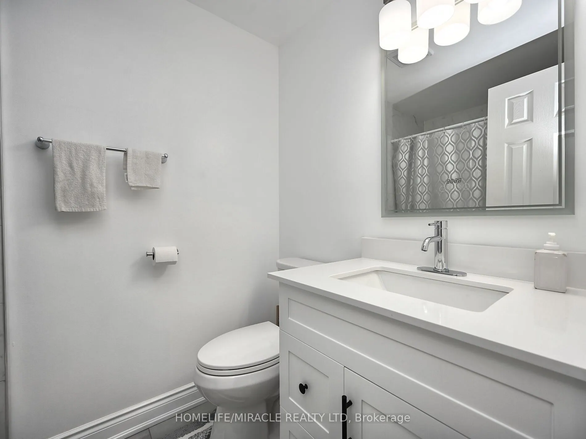 10 Grass Point Square