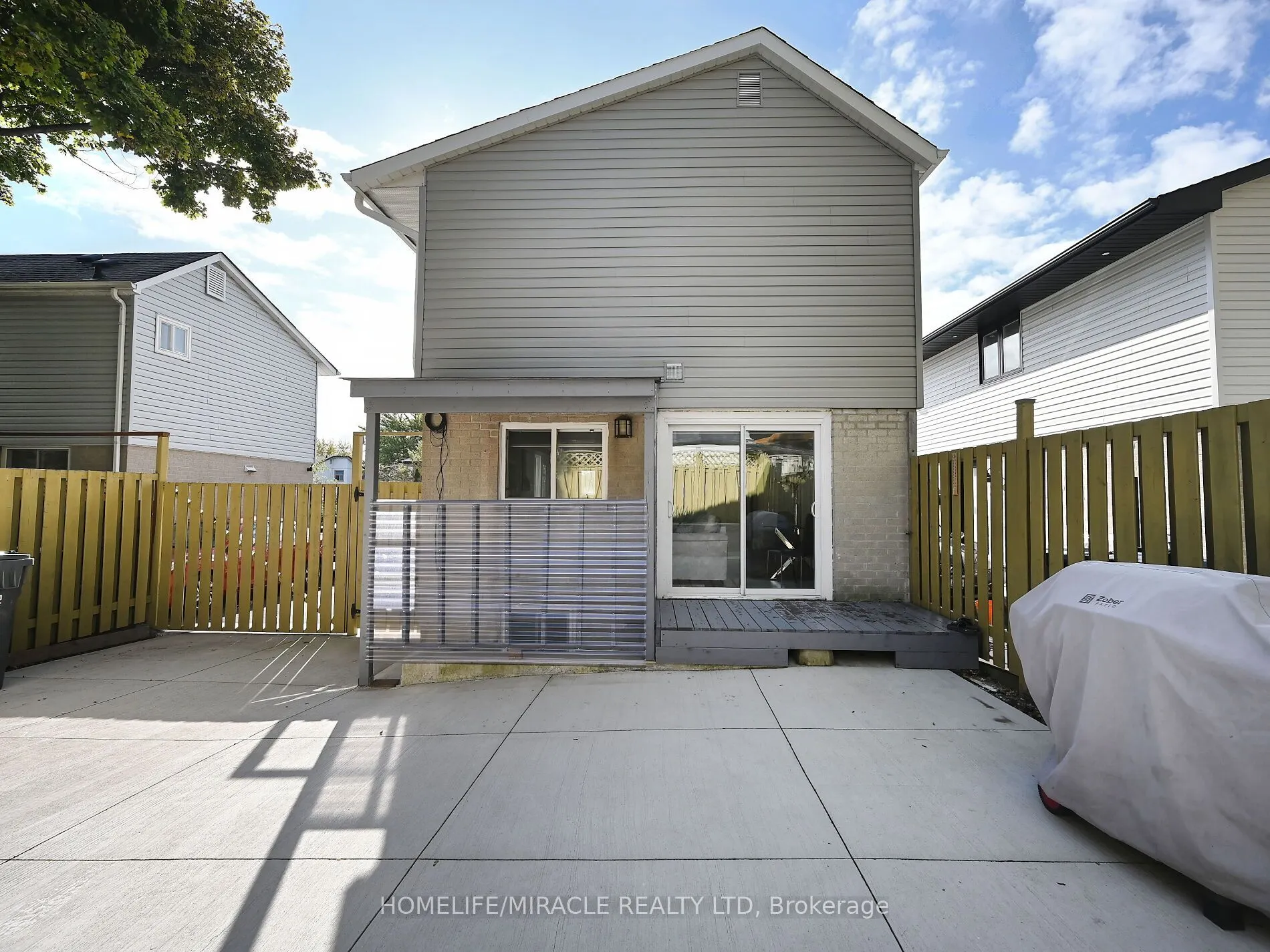 10 Grass Point Square