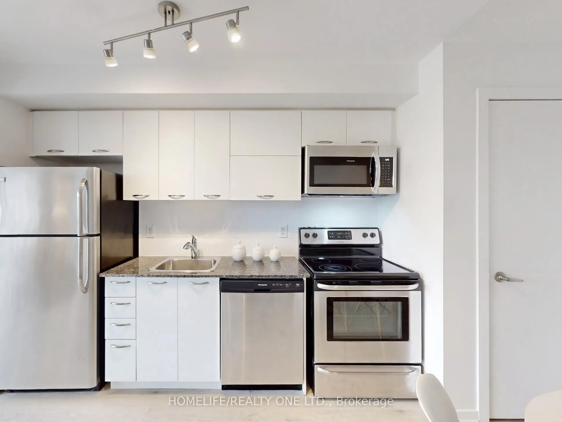 38 Joe Shuster Way, #2003