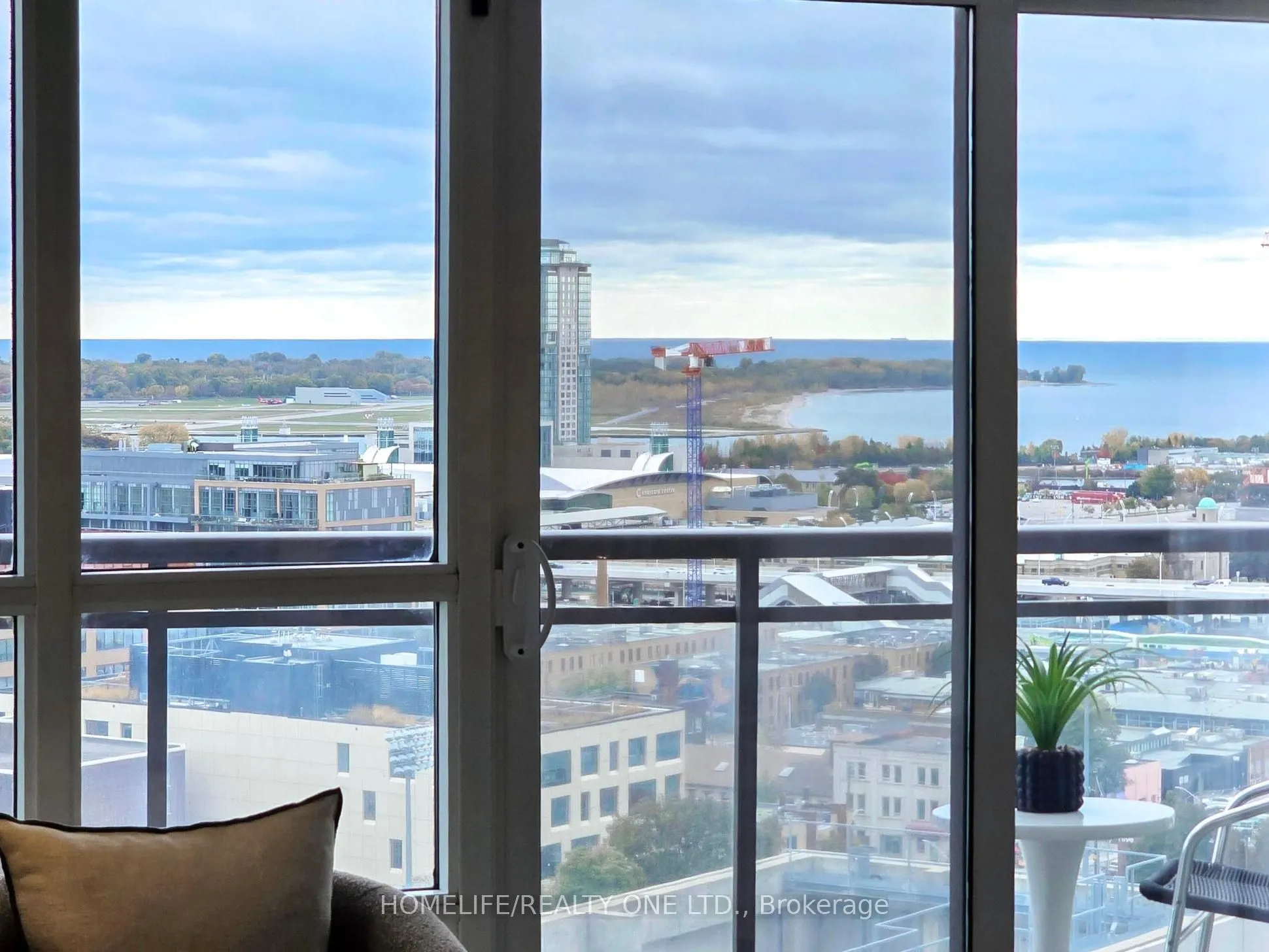 38 Joe Shuster Way, #2003