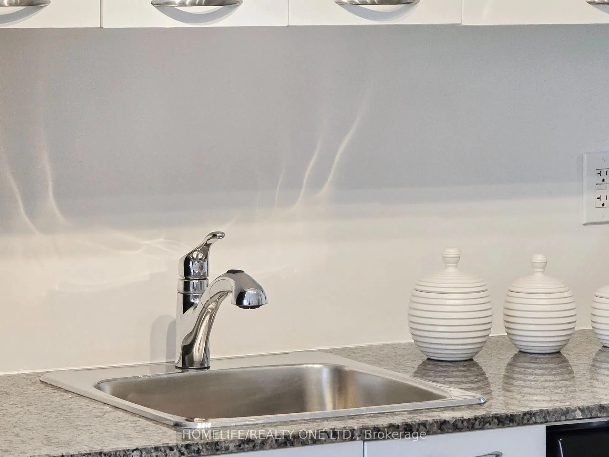 38 Joe Shuster Way, #2003