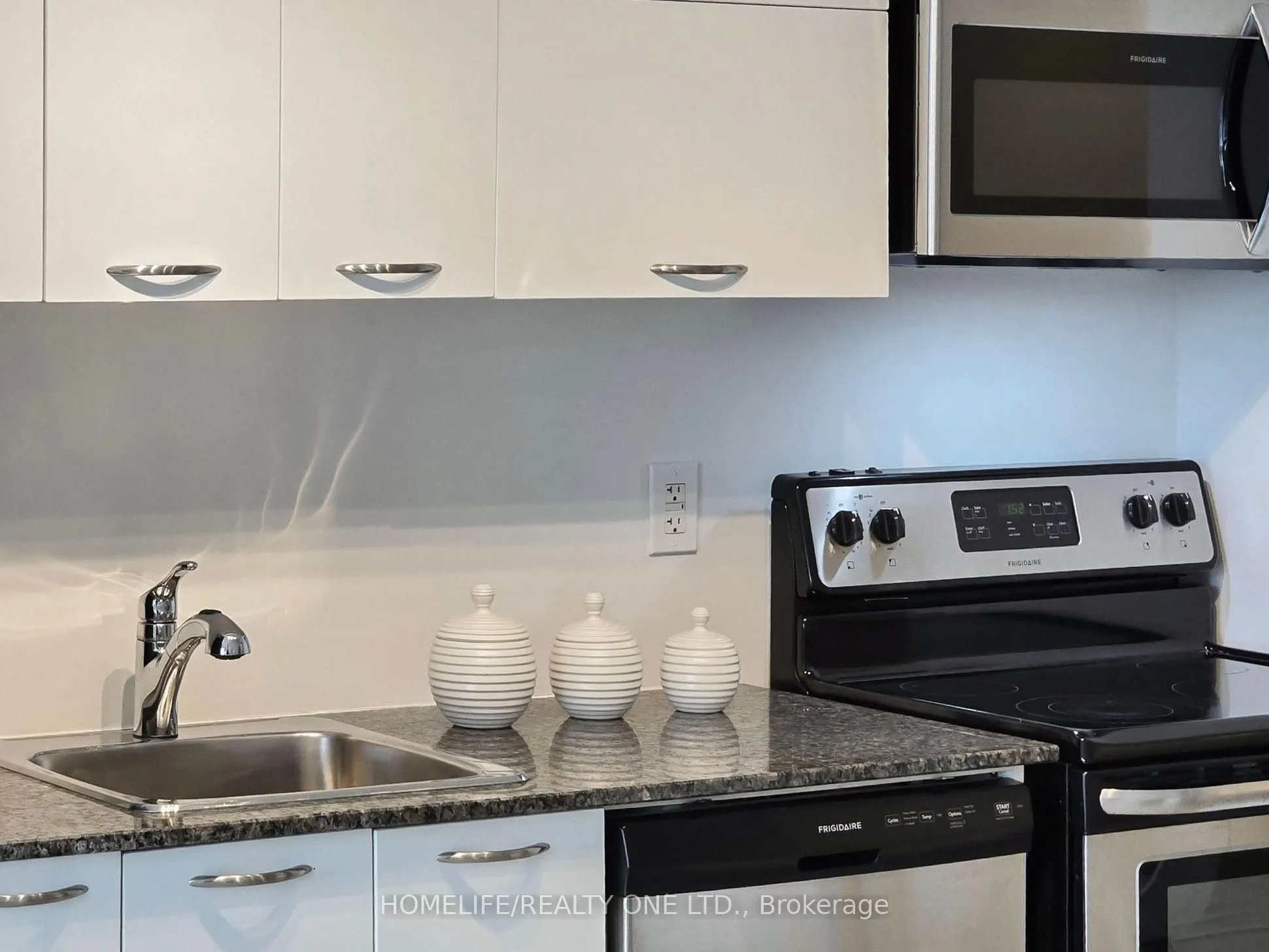 38 Joe Shuster Way, #2003