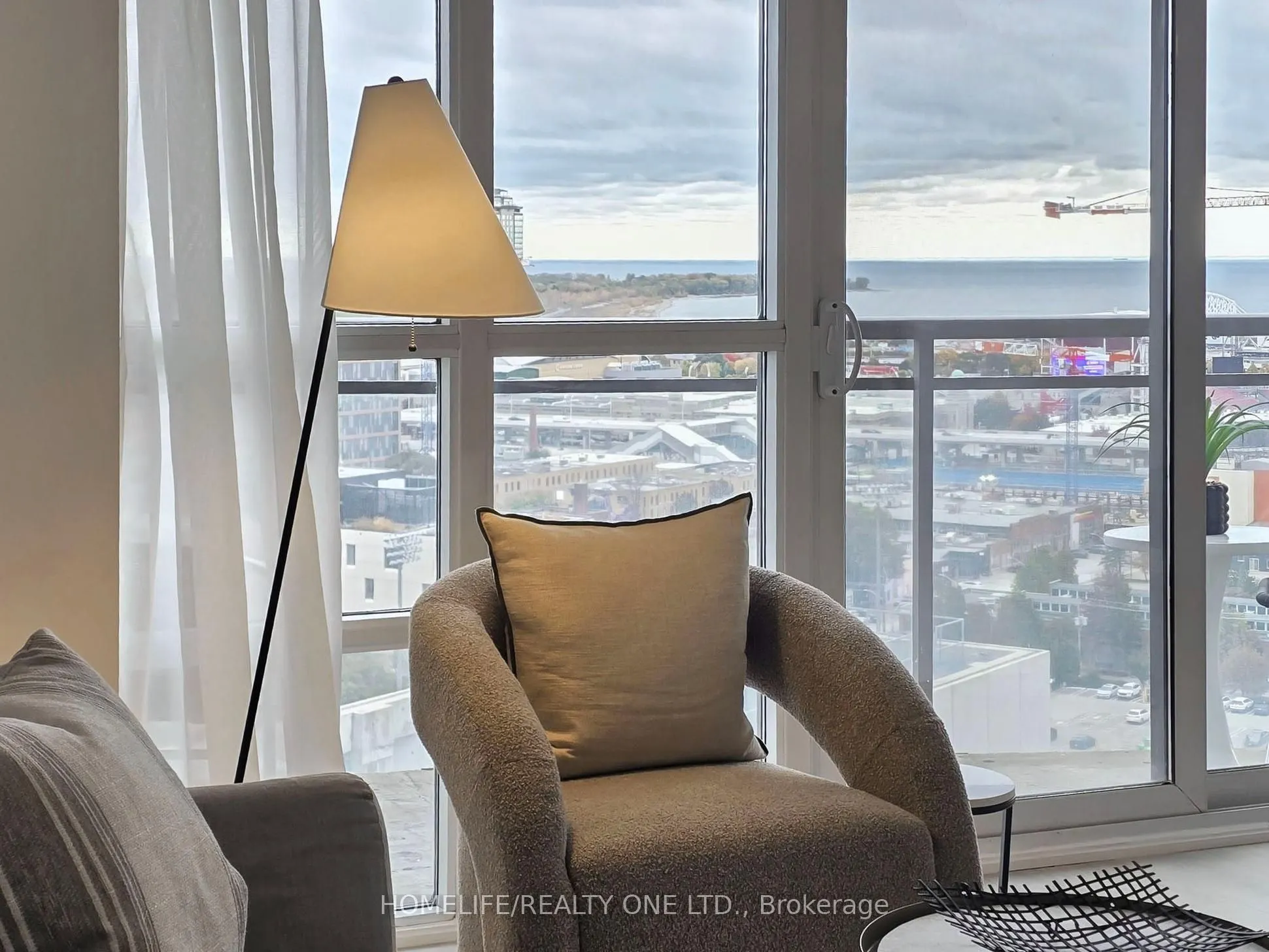 38 Joe Shuster Way, #2003