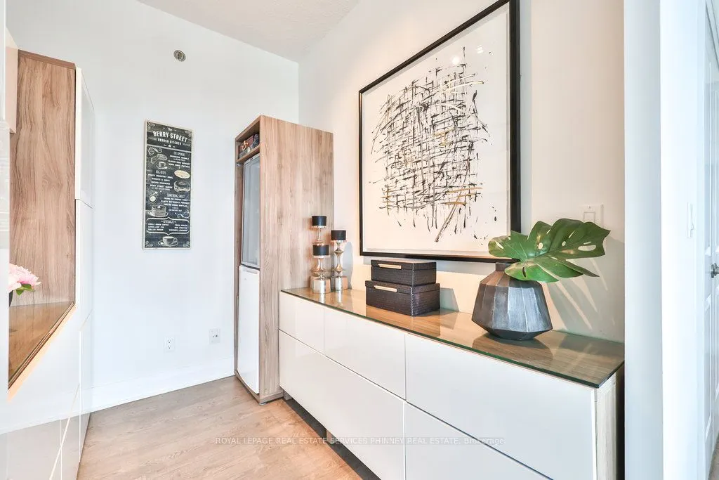 55 SPEERS Road, #1709