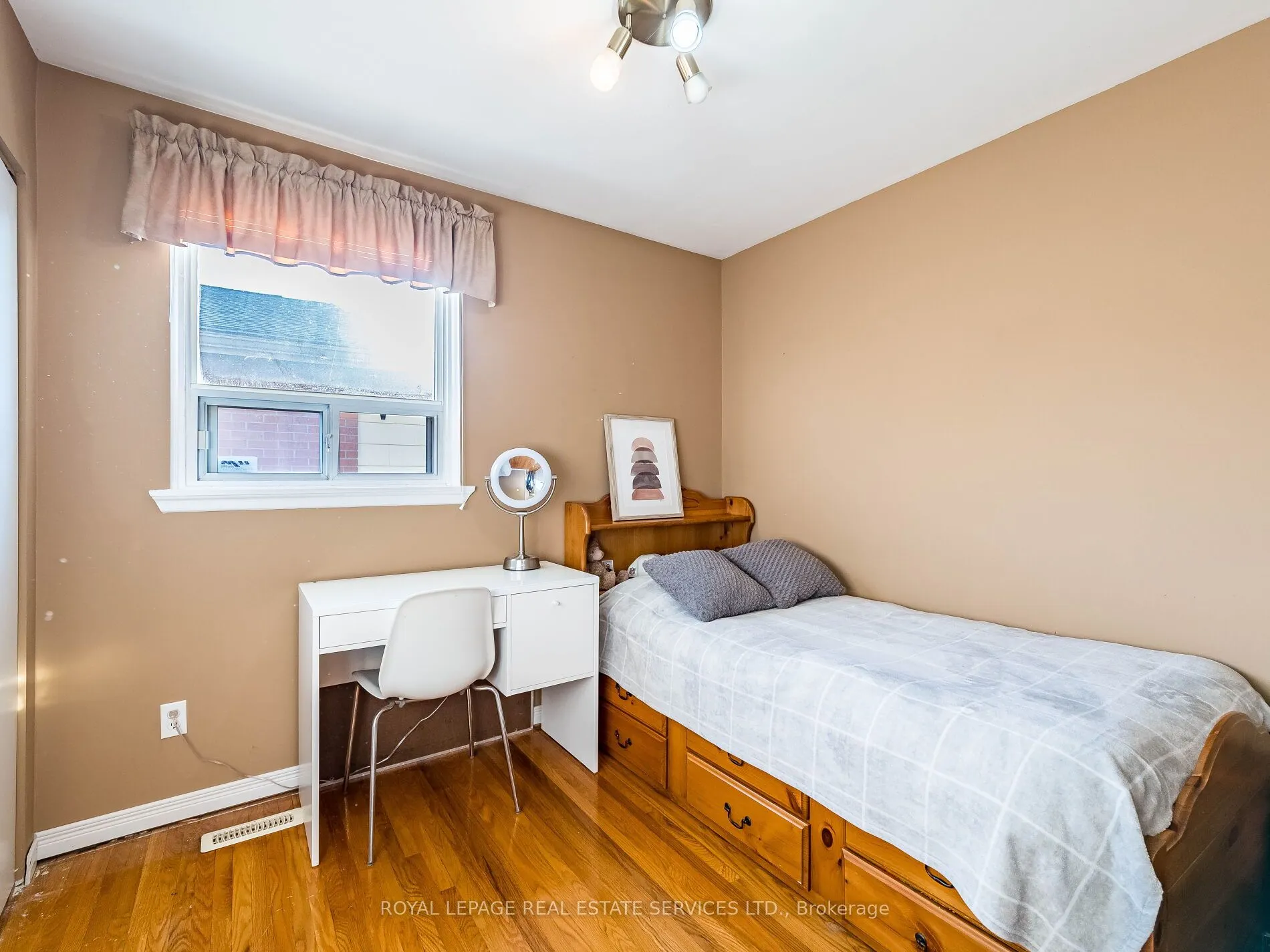 14 Finchley Crescent