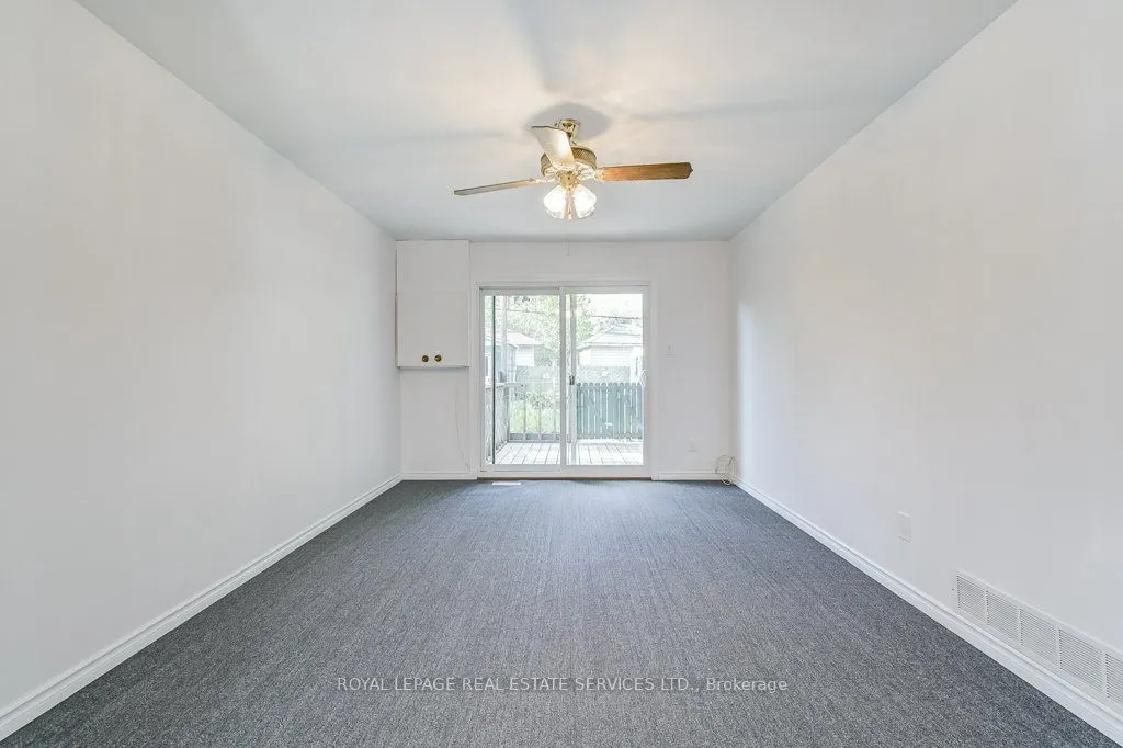 1232 Napier Crescent