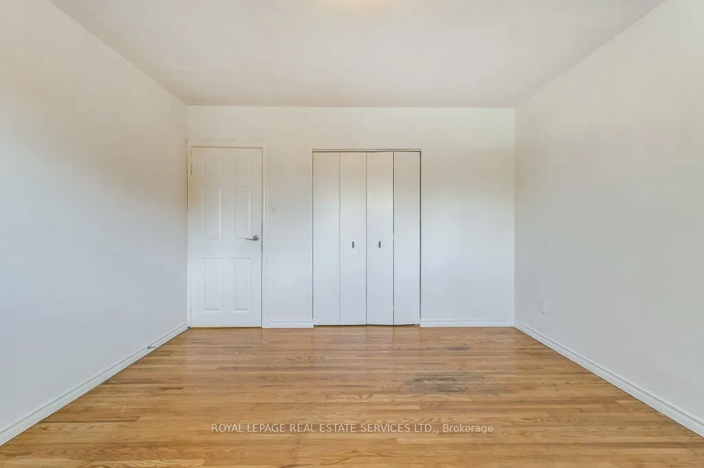 1232 Napier Crescent