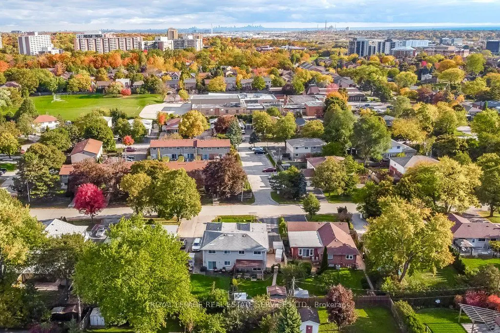 1232 Napier Crescent