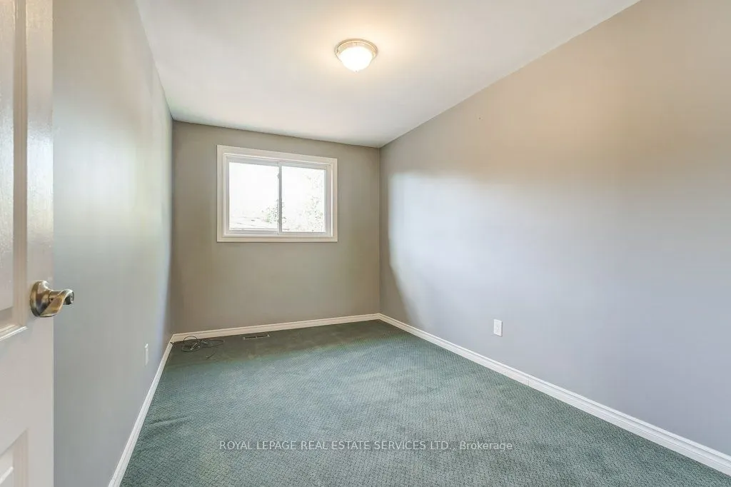 1232 Napier Crescent