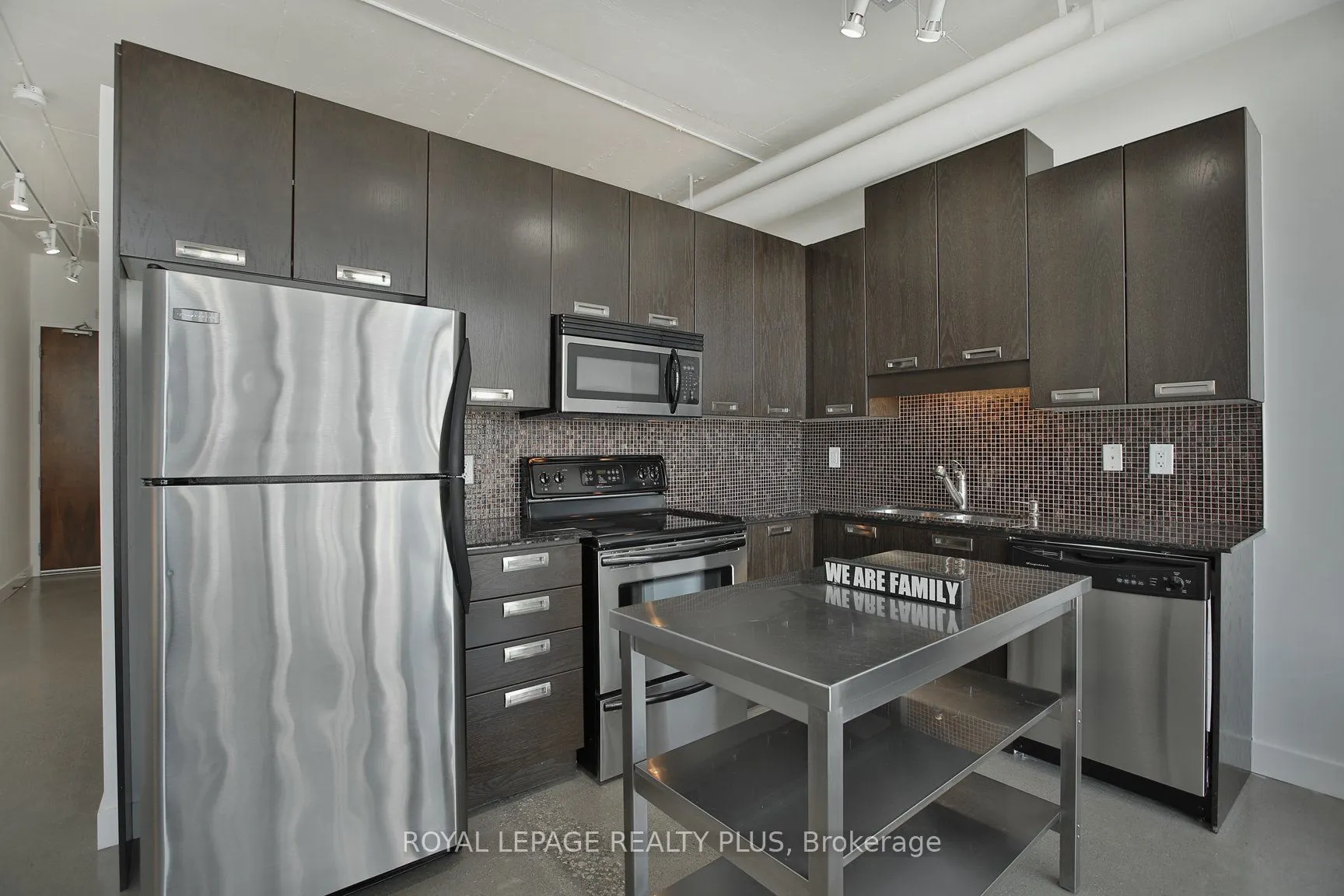 2 Fieldway Road, #1016