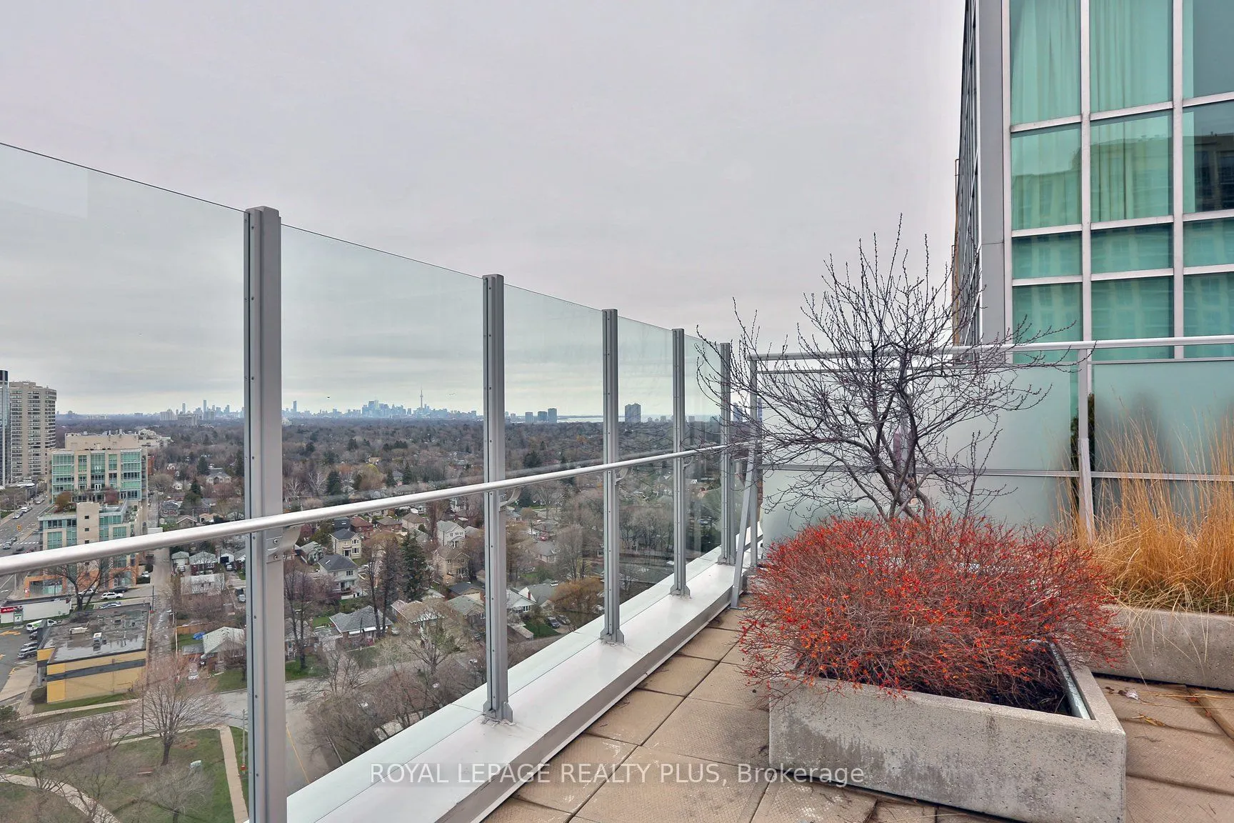 2 Fieldway Road, #1016