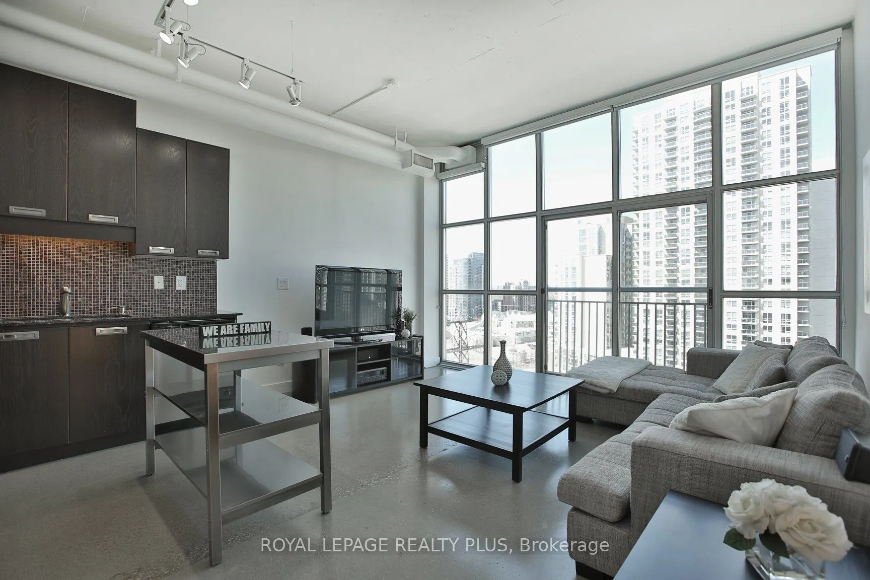 2 Fieldway Road, #1016