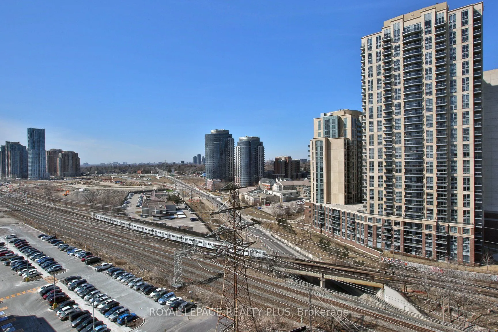 2 Fieldway Road, #1016