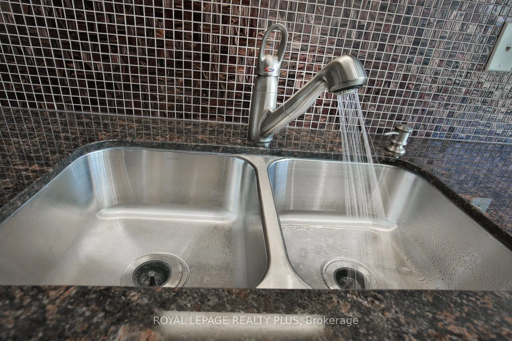 2 Fieldway Road, #1016