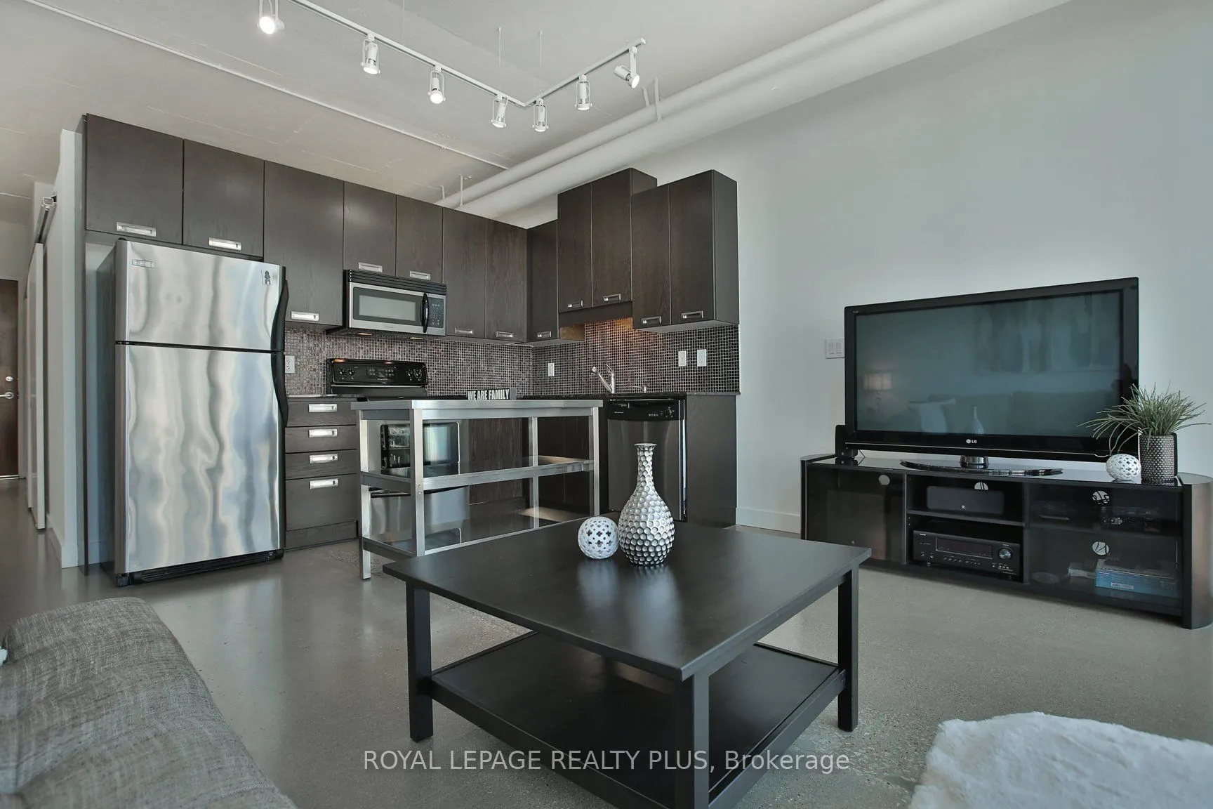 2 Fieldway Road, #1016