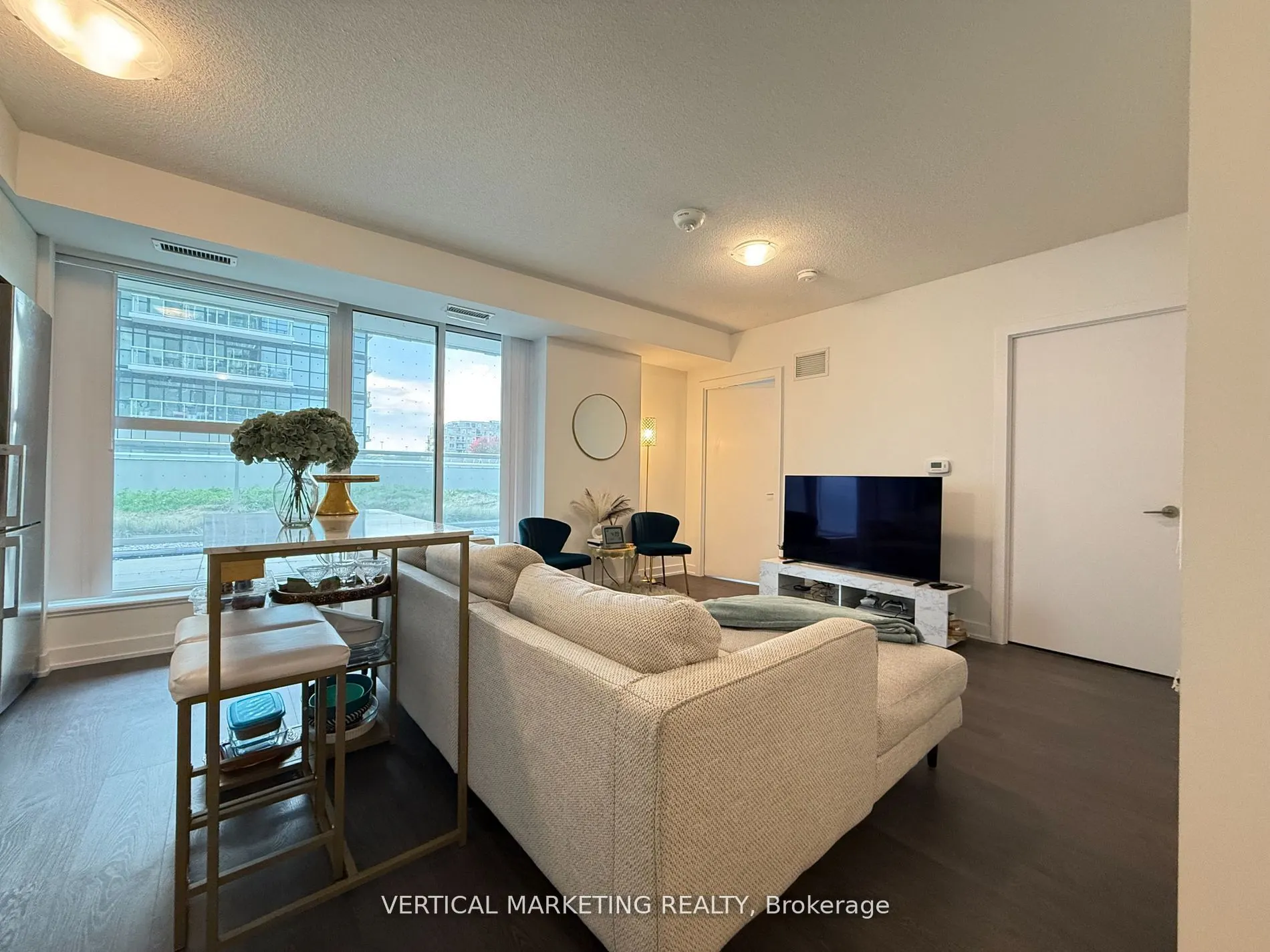 251 Manitoba Street, #305