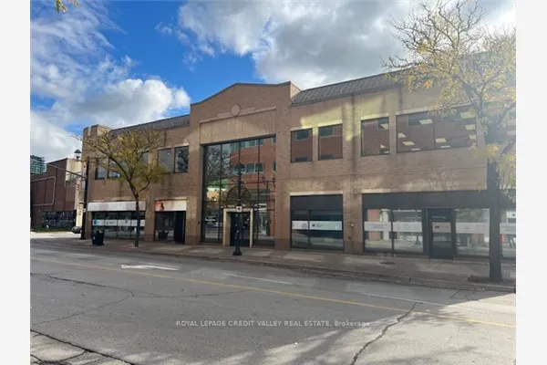 1 Nelson Street W, #202