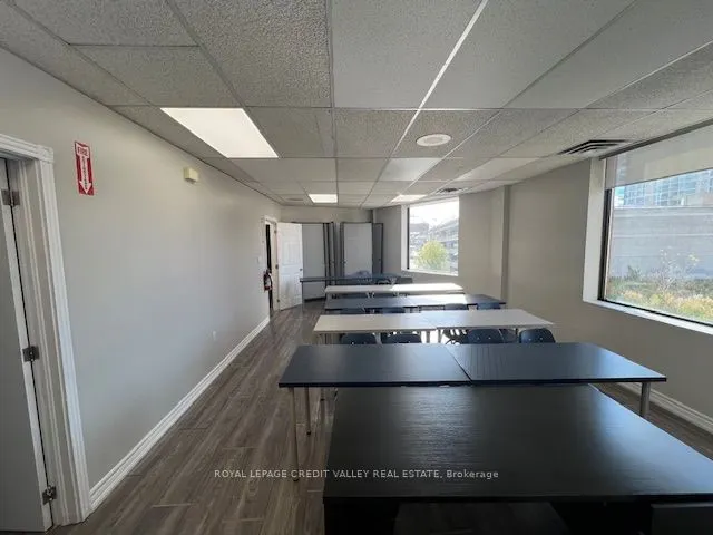 1 Nelson Street W, #202