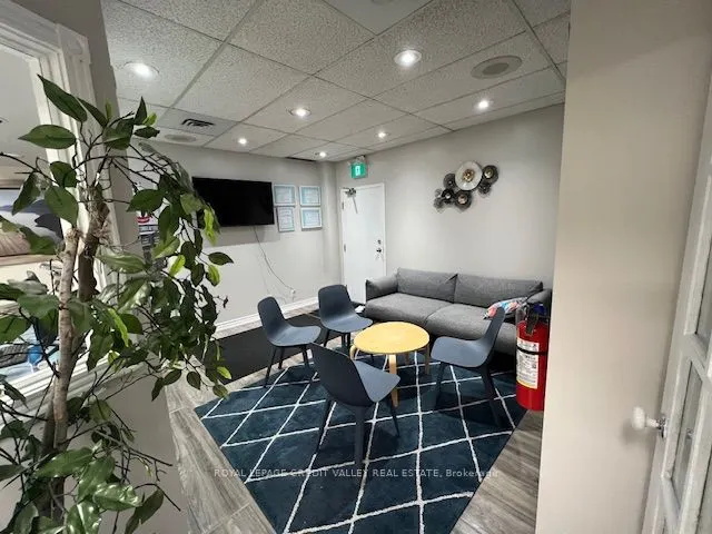 1 Nelson Street W, #202