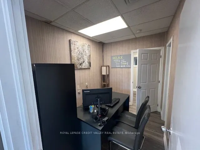 1 Nelson Street W, #202