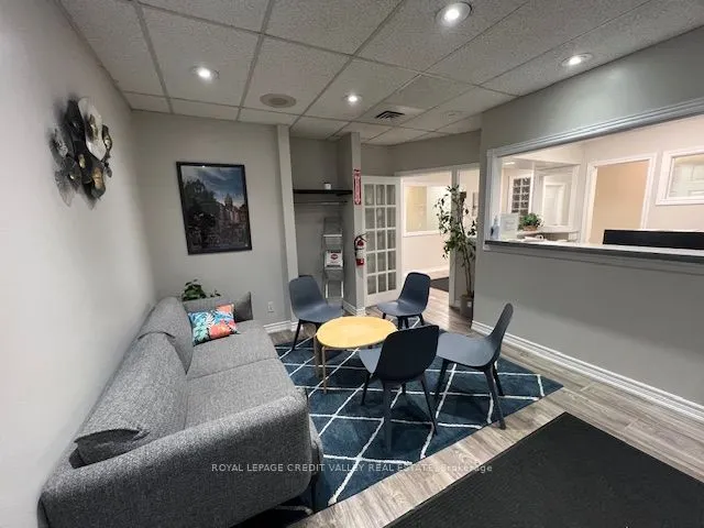 1 Nelson Street W, #202