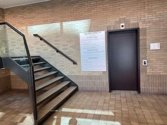 1 Nelson Street W, #202