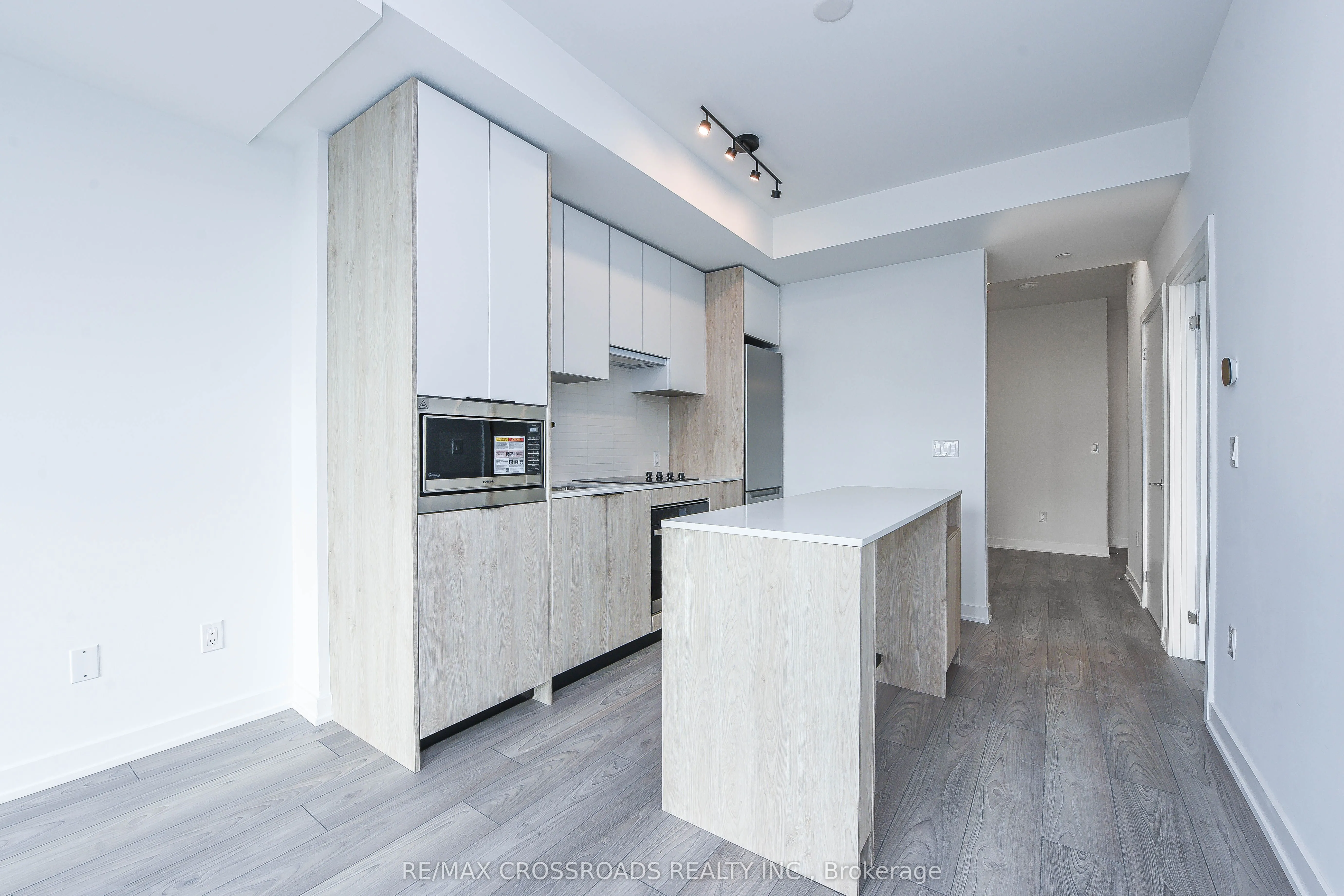 1007 The Queensway, #516