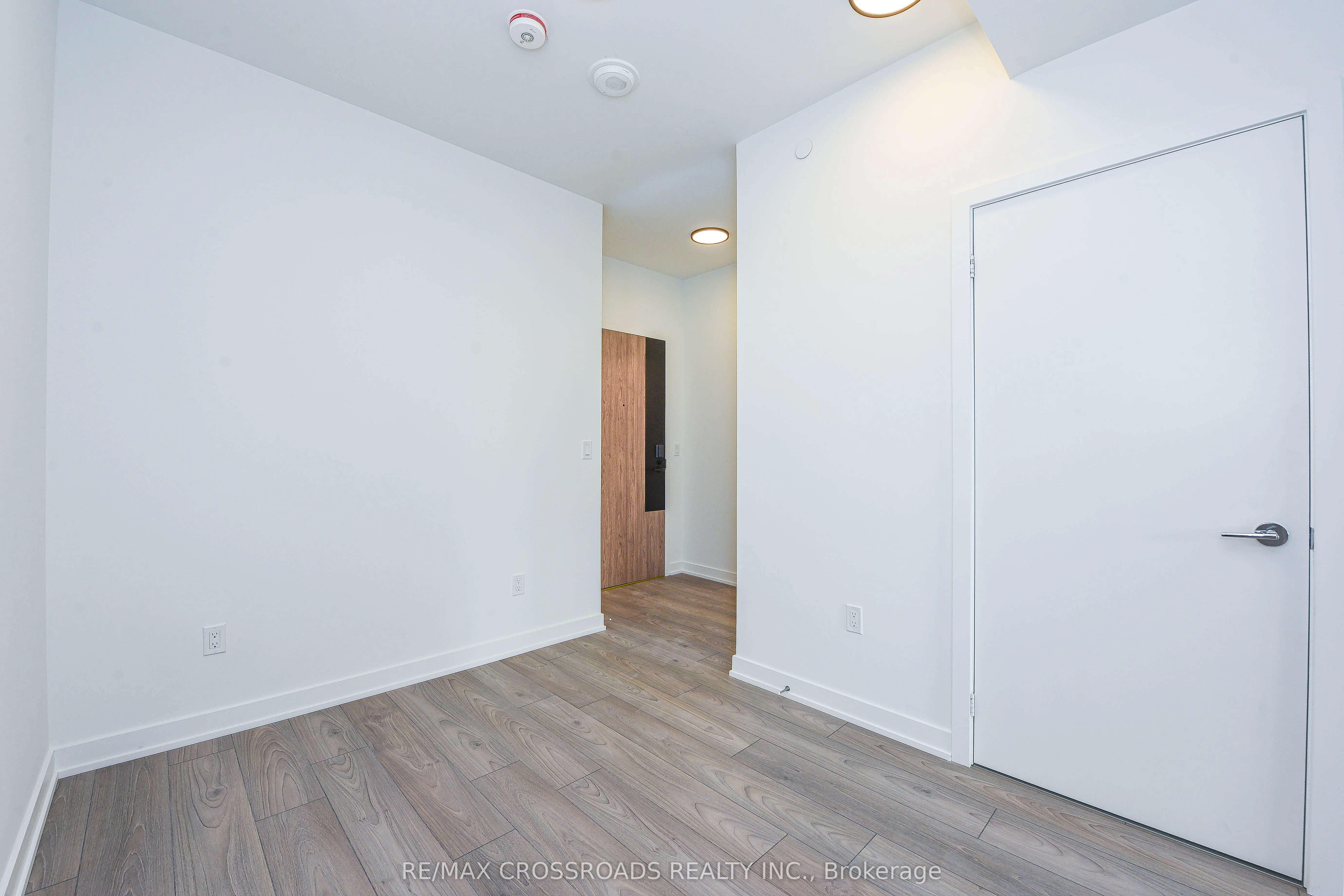 1007 The Queensway, #516