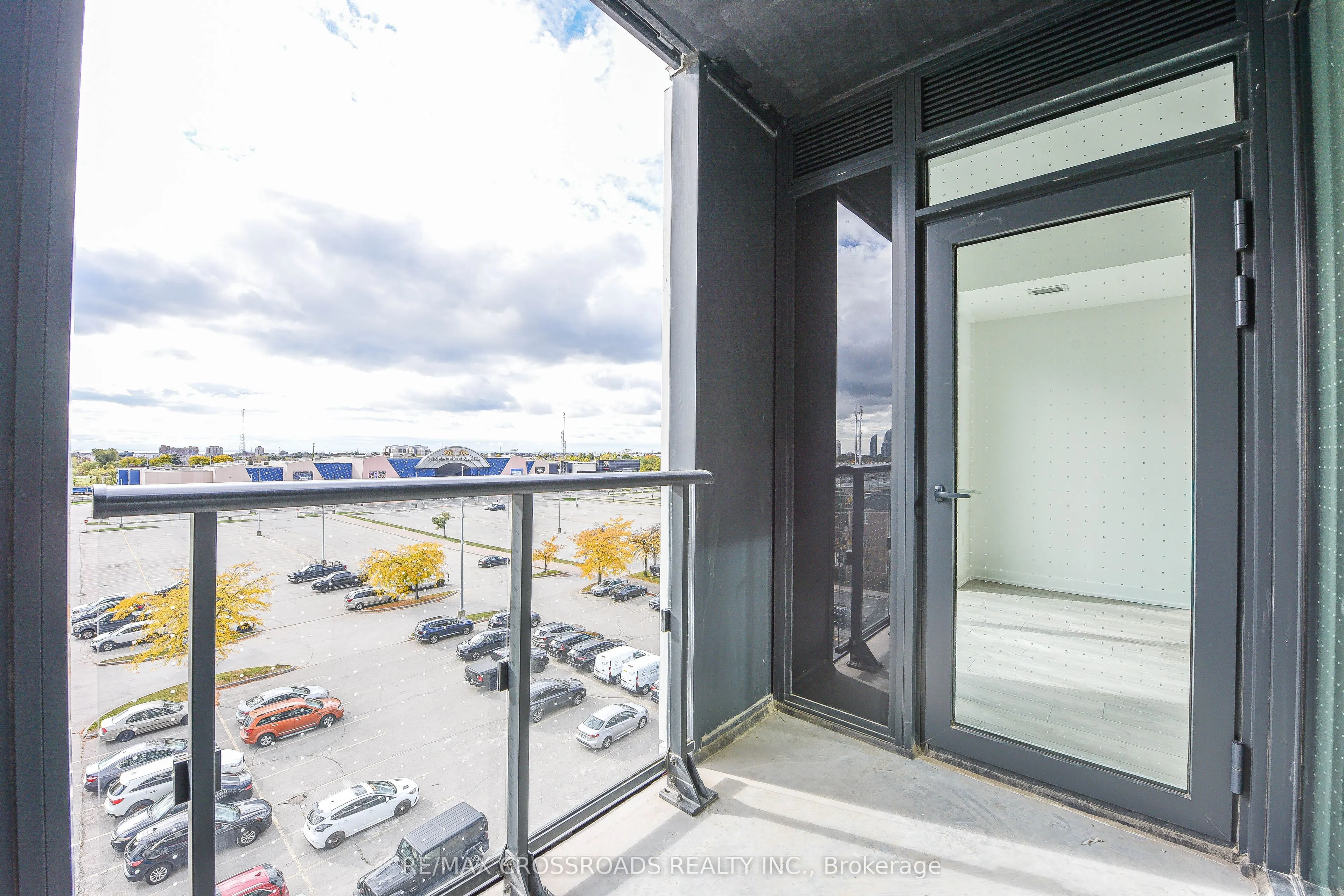 1007 The Queensway, #516