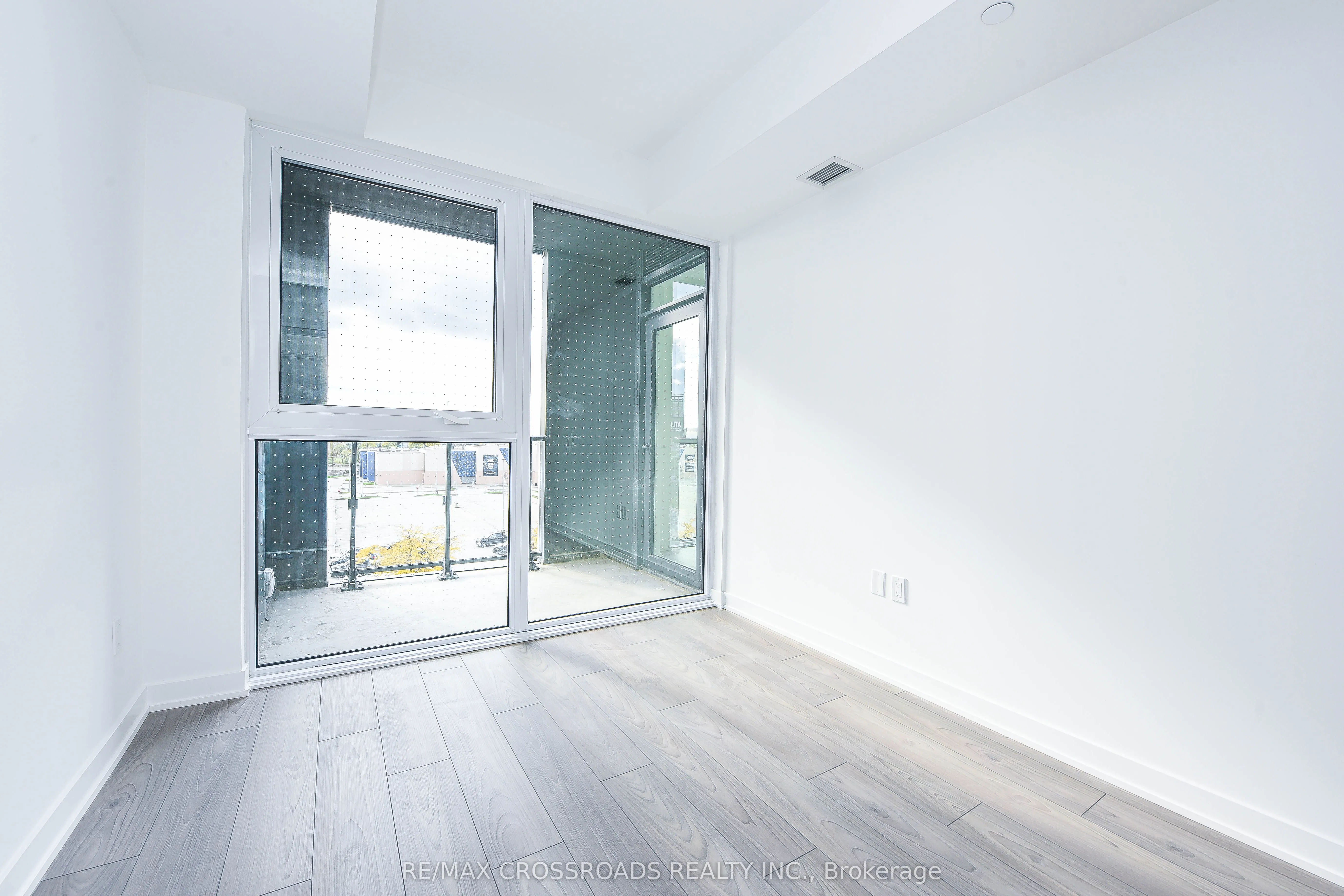 1007 The Queensway, #516