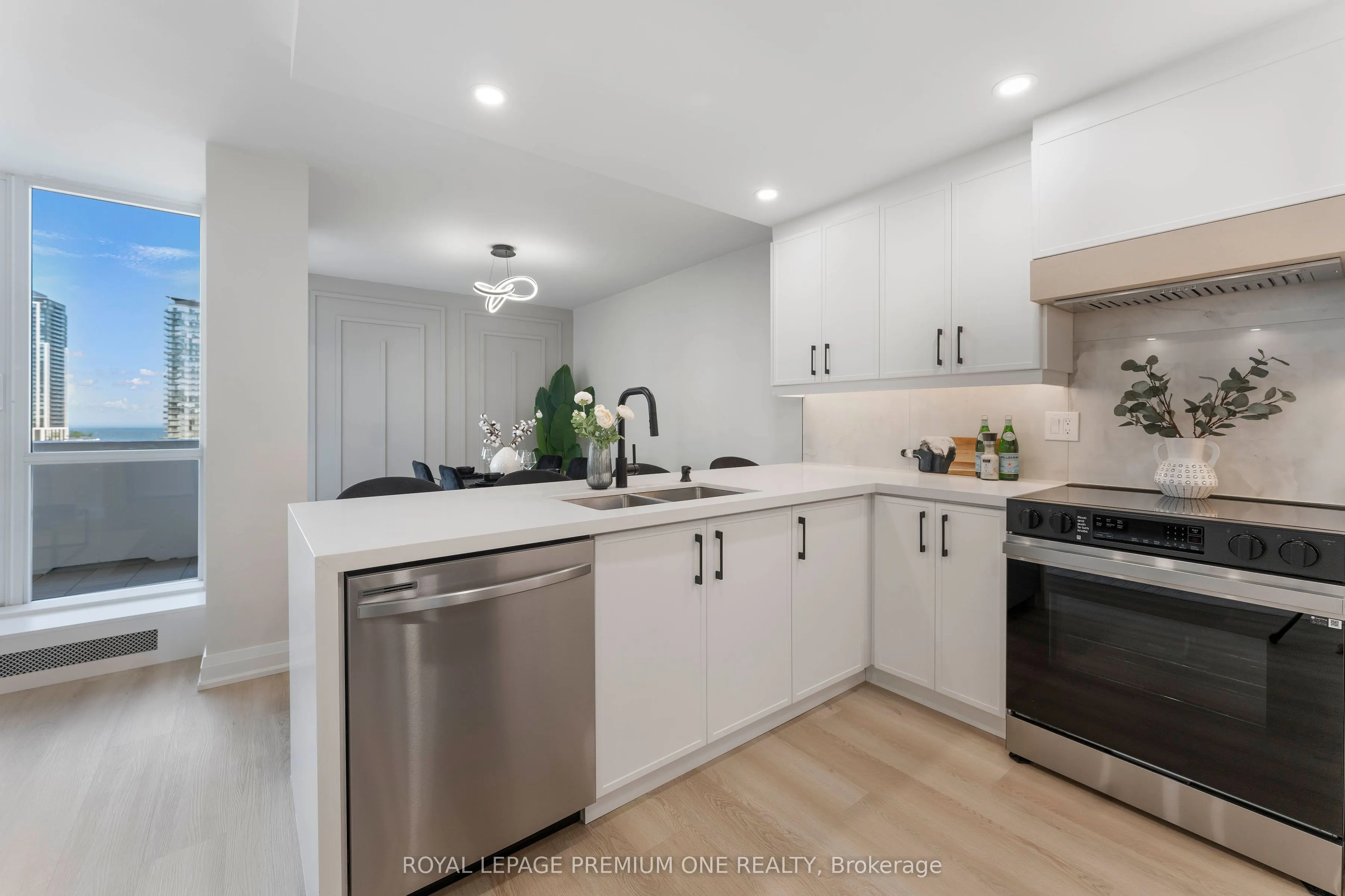 60 Southport Street, #608