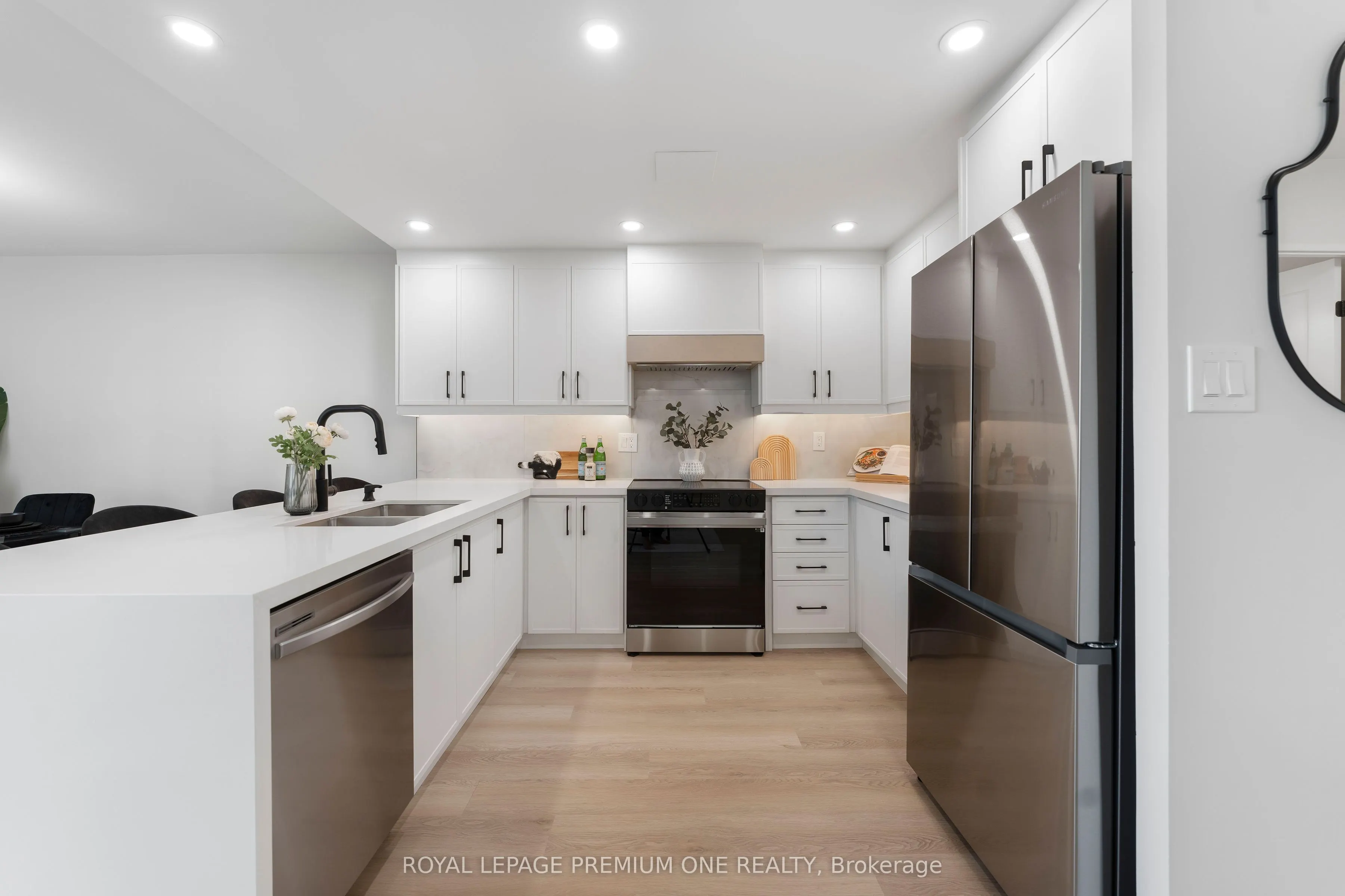 60 Southport Street, #608