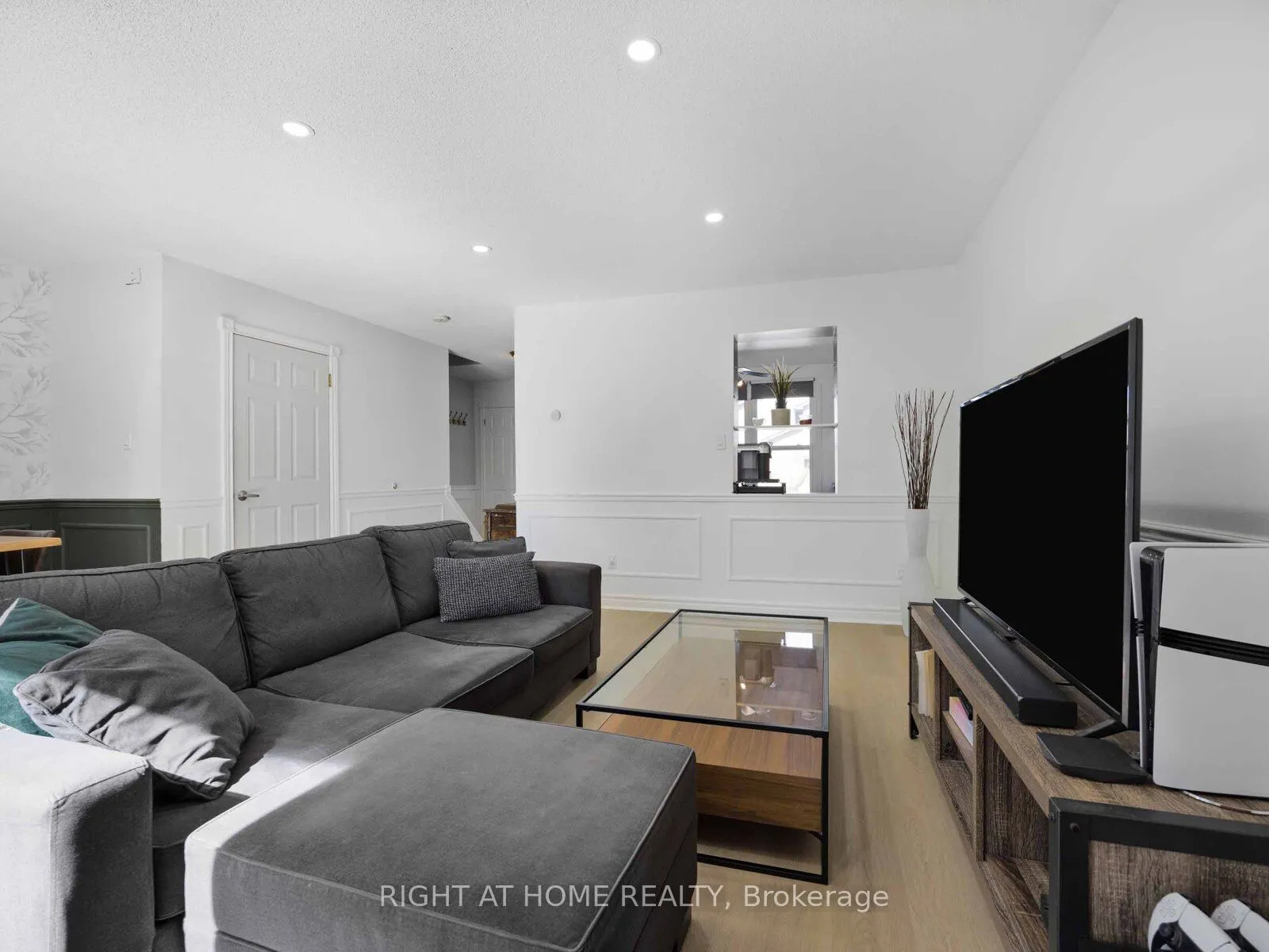 120 Falconer Drive, #28