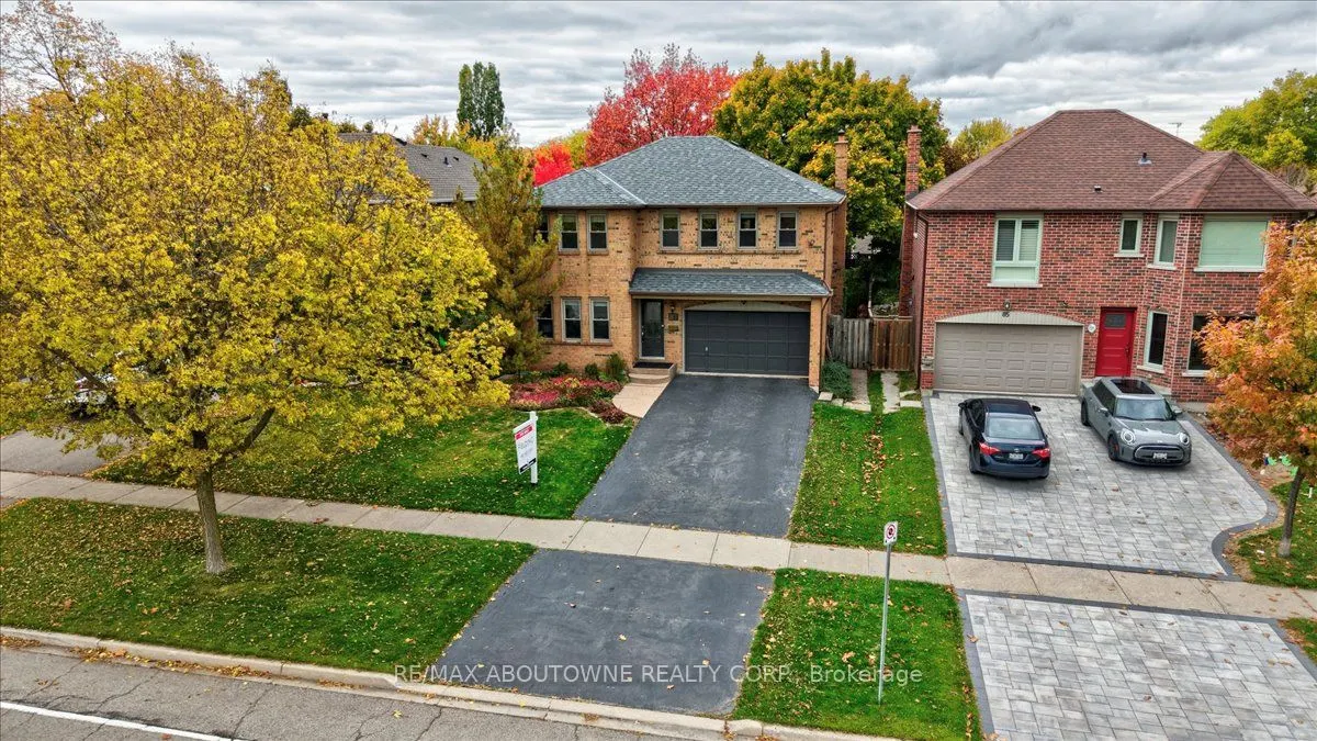 87 River Oaks Boulevard W