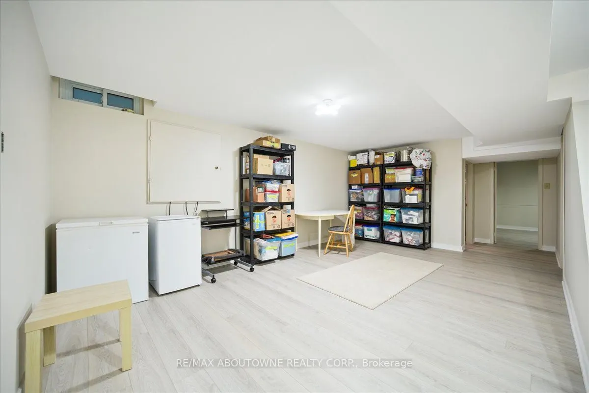 87 River Oaks Boulevard W