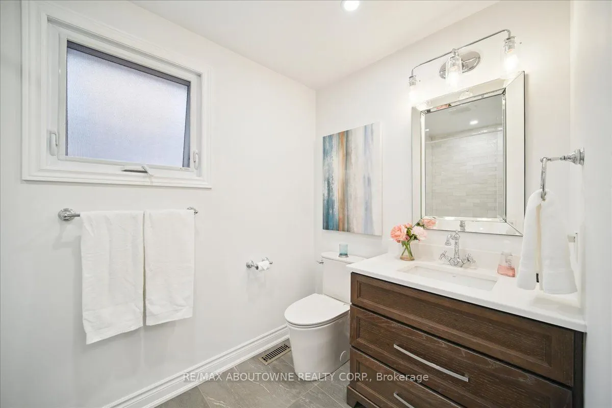 87 River Oaks Boulevard W