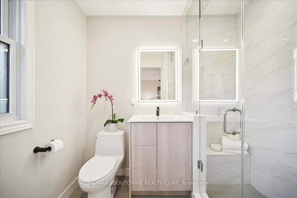 87 River Oaks Boulevard W