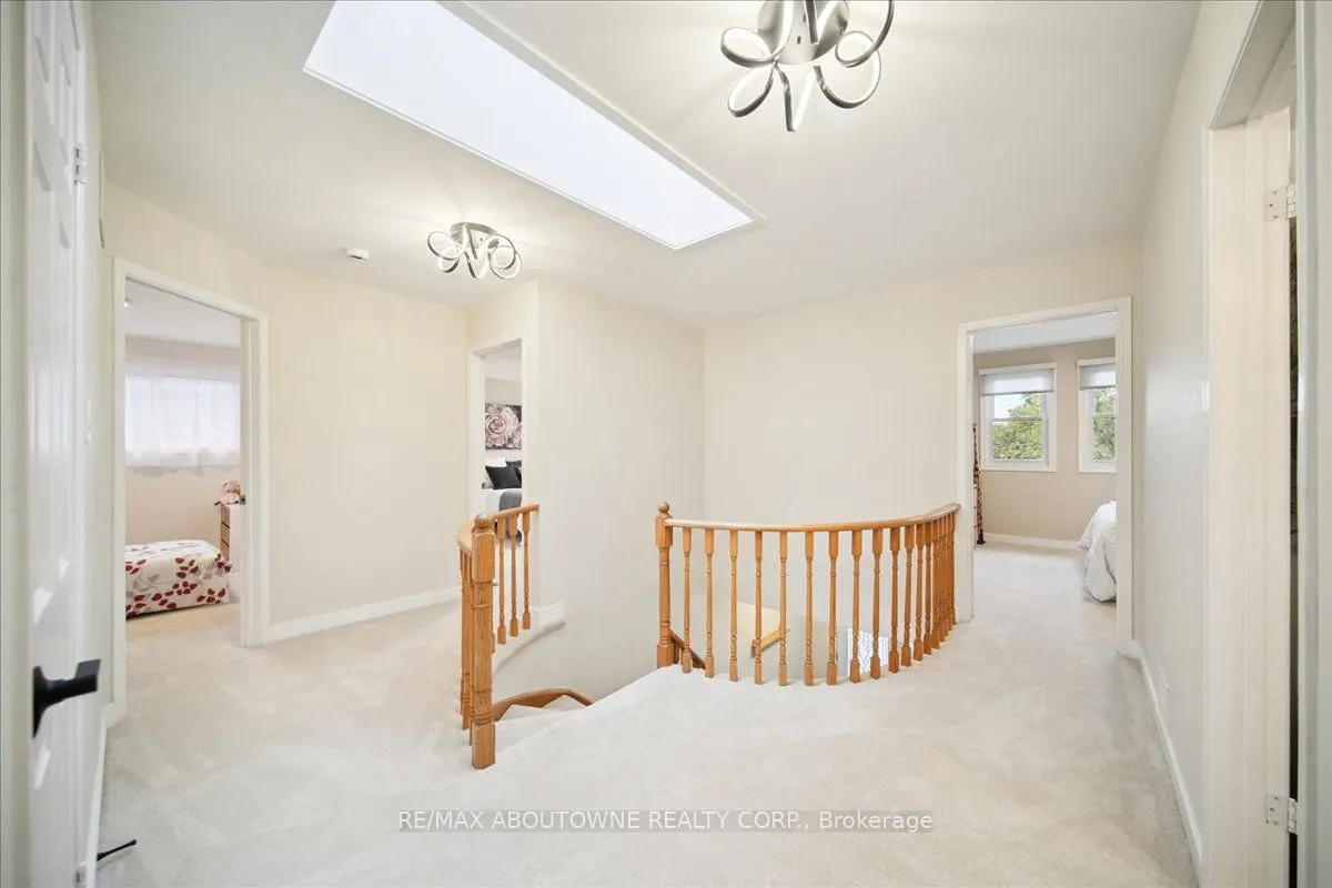 87 River Oaks Boulevard W