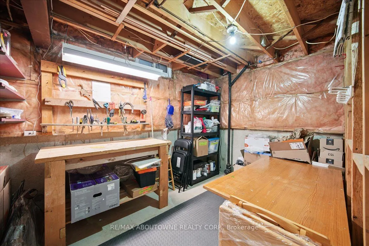 87 River Oaks Boulevard W