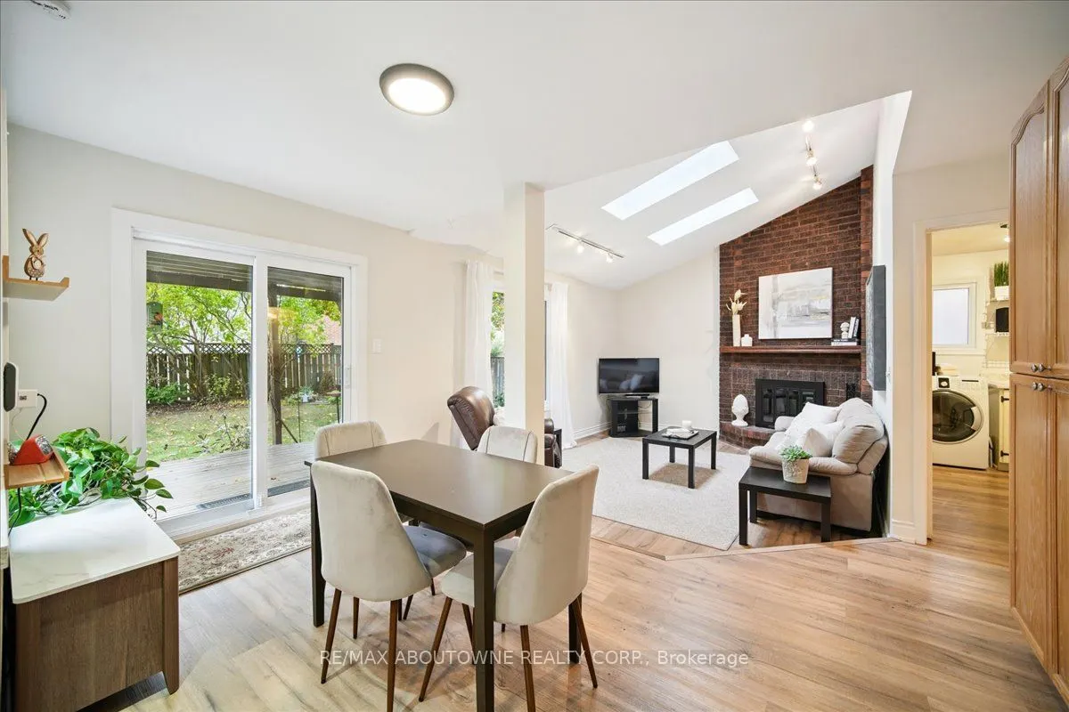 87 River Oaks Boulevard W